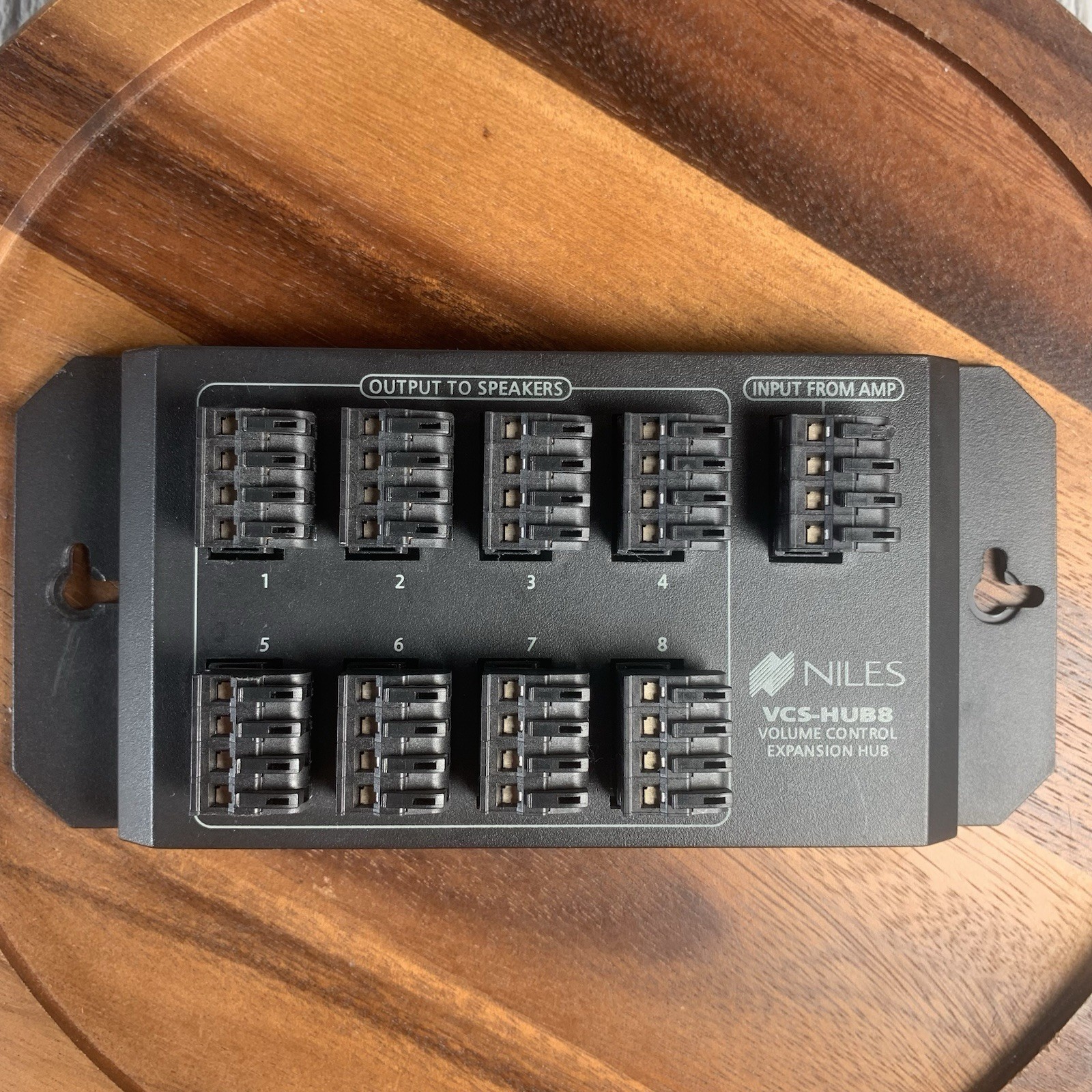 Niles VCS-HUB8 Volume Control Expansion Hub 8 Output