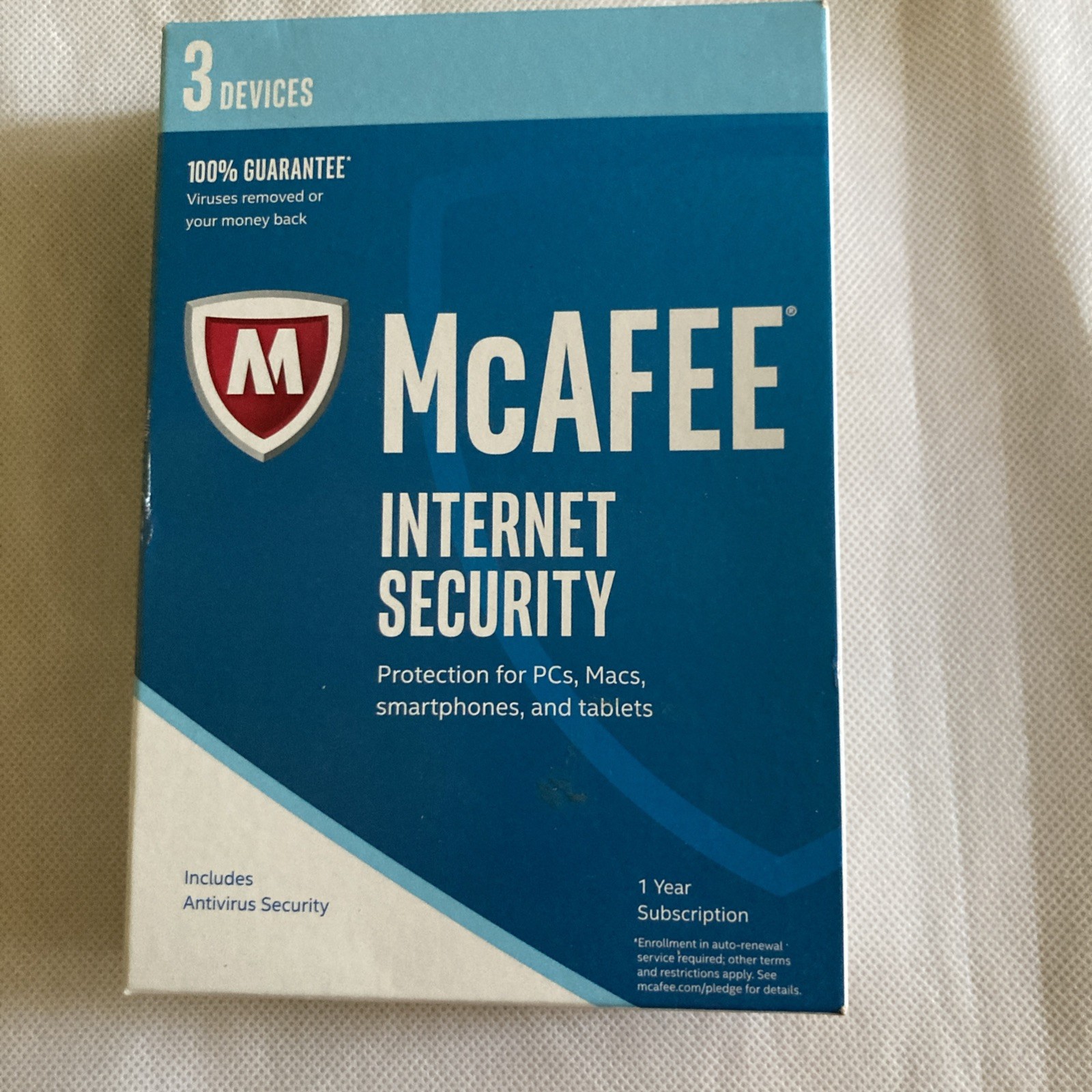 2016 Mcafee Internet Security 3 Devices 1 Year - Factory Sealed