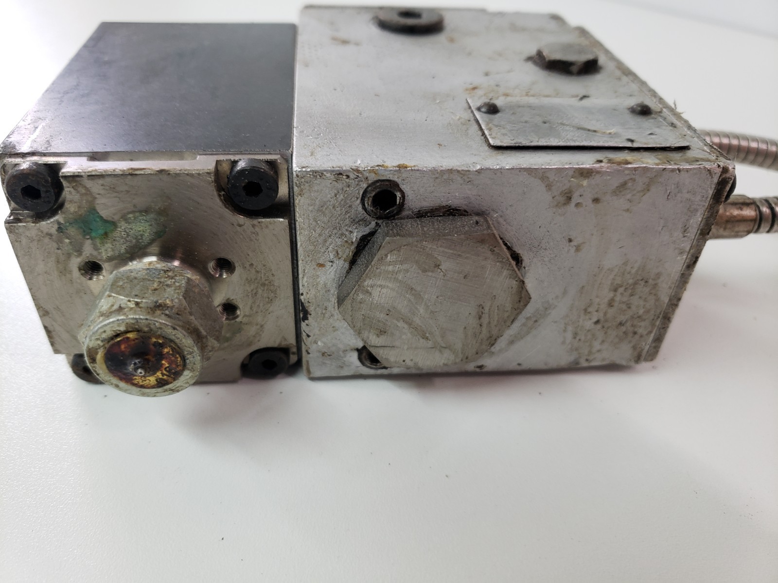 Nordson 724634A Hot Melt Applicator Head