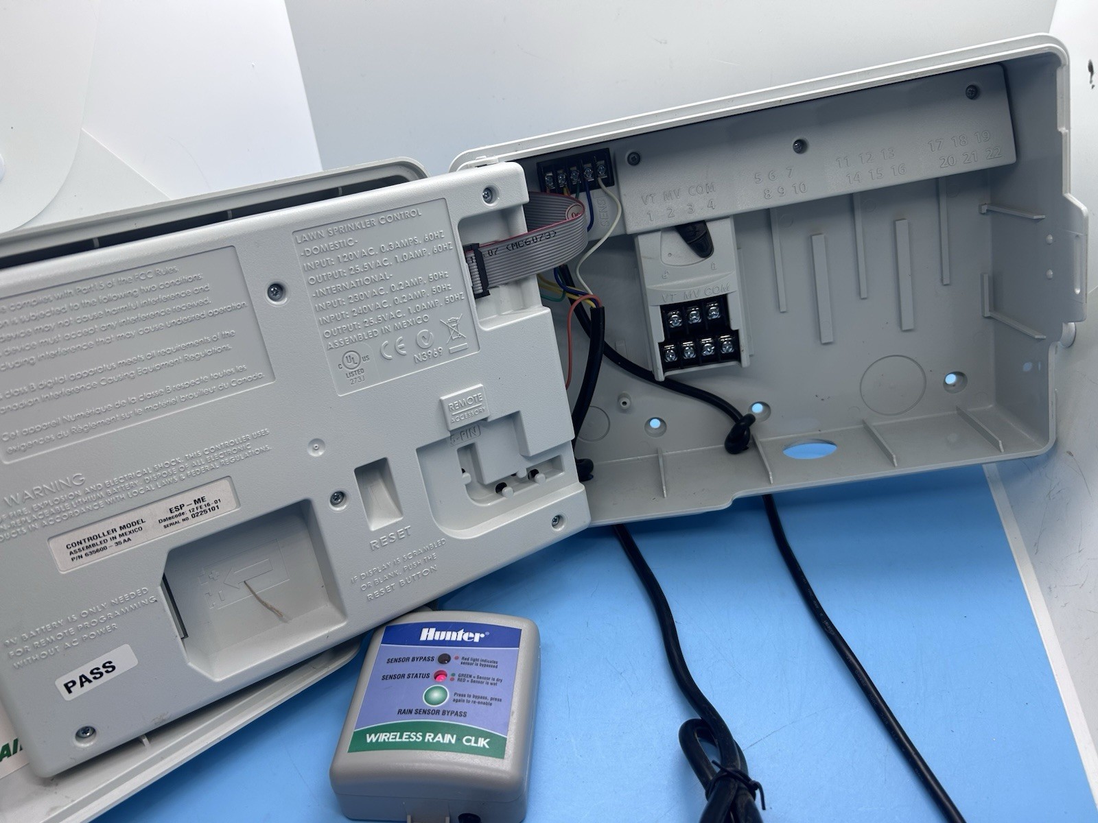 Rainbird ESP-ME Irrigation Controller W/ Power Supply 4-Zone Module & Rain Clik