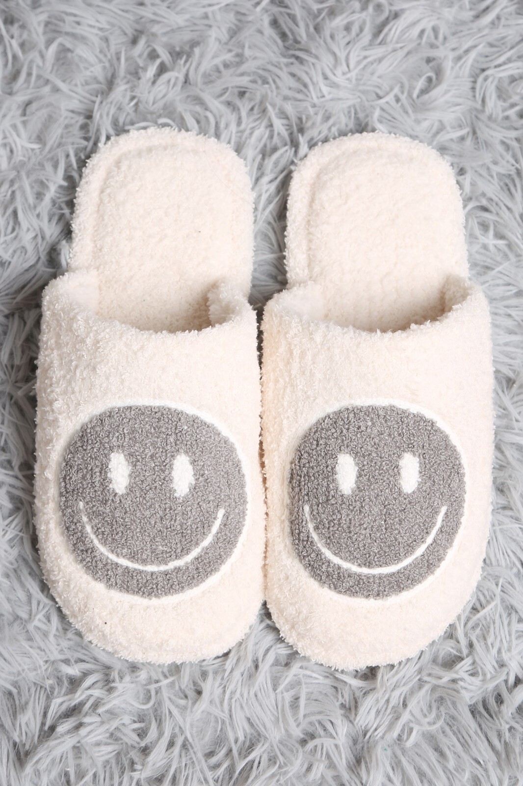 ComfyLuxe Happy Face Pattern Embroidered Slippers
