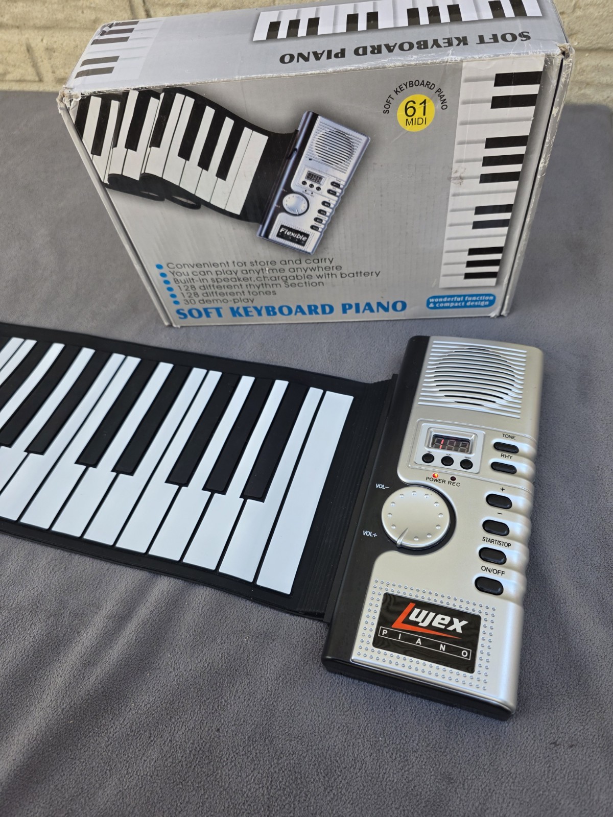 Professional Electronic Keyboard 61-key Hand-rolled Piano W/Speaker, Gift