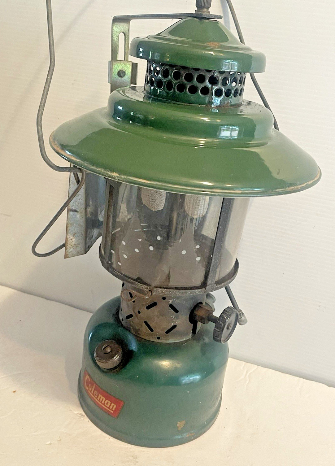 Vintage 1952 Coleman Double Mantle Big Hat Gas Lantern Model 228E 12/52🌺🌺