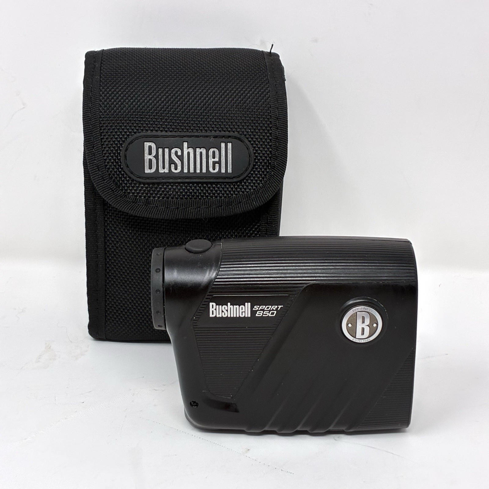 Bushnell Sport 850 Laser Rangefinder with Case Excellent Condition