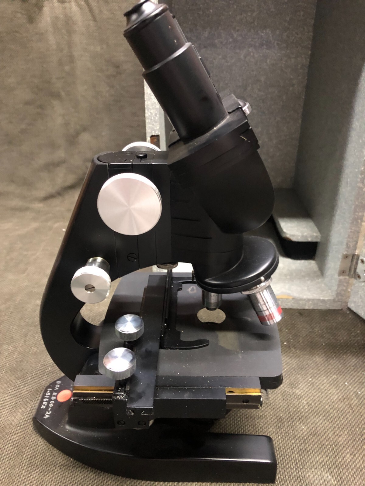 American Optical AO Stereo Microscope 3 Objectives B-35-83 w/Case NICE!!