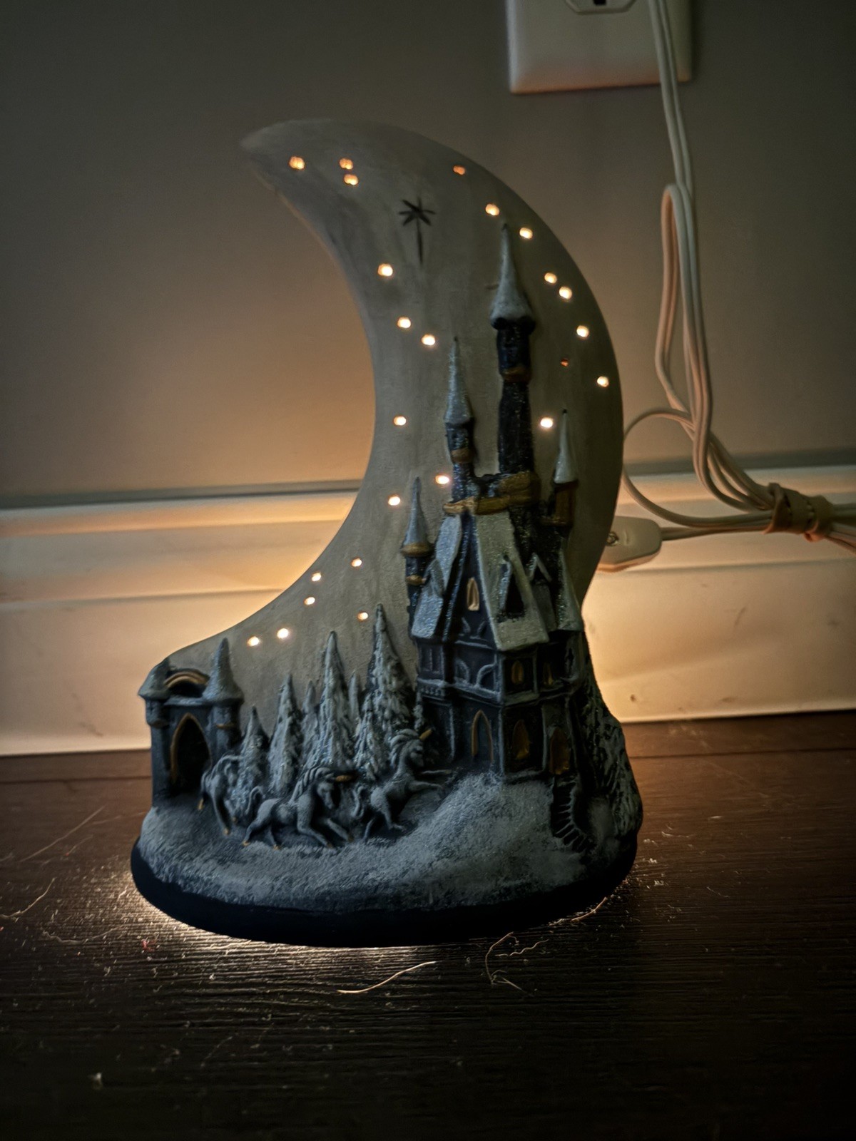 Nightlight moon Shaped design. Unicorns, Snow, Castle. Magical Night ❄️ light!