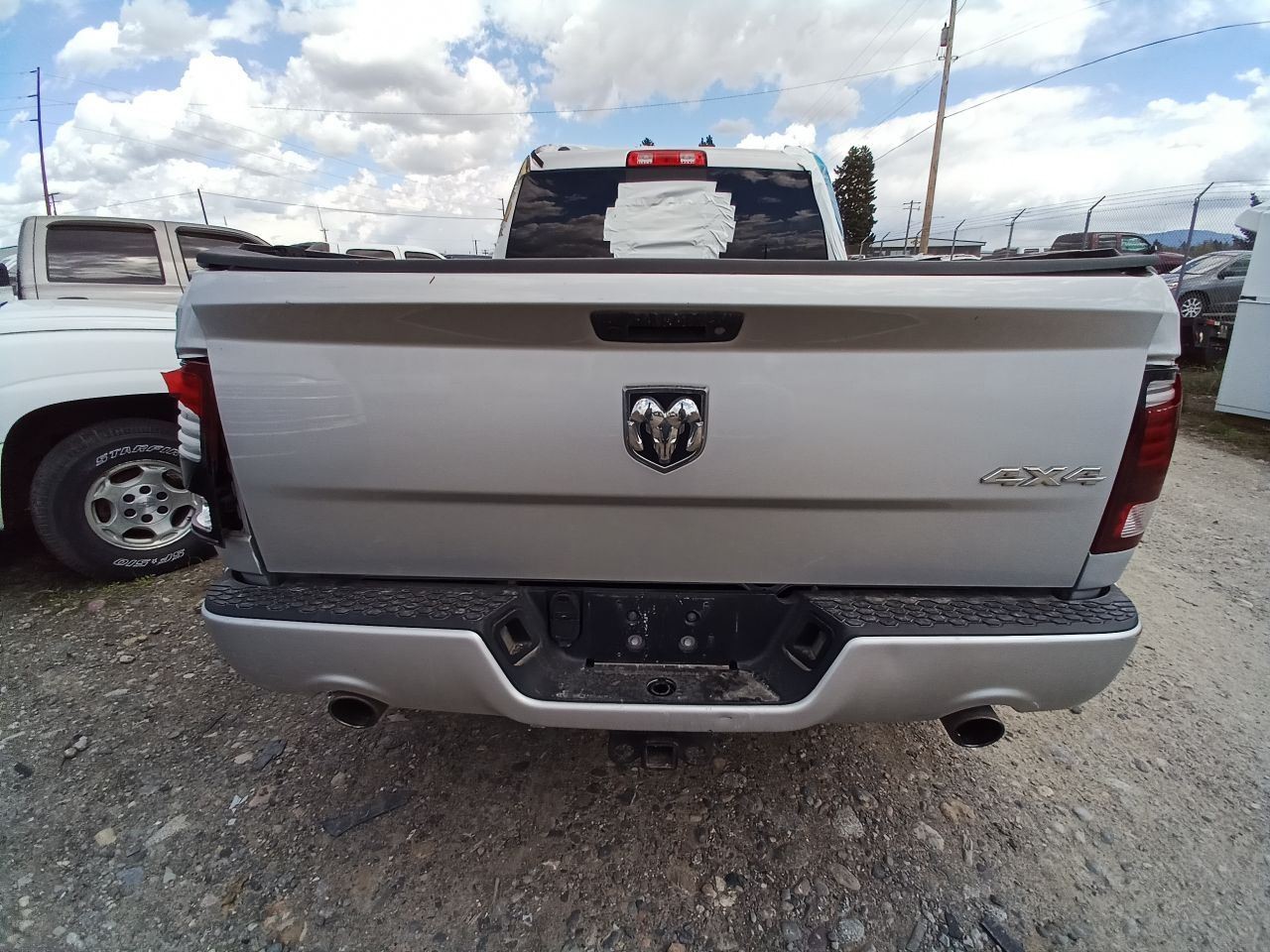 2016 RAM 1500 Air Shutter (12977403