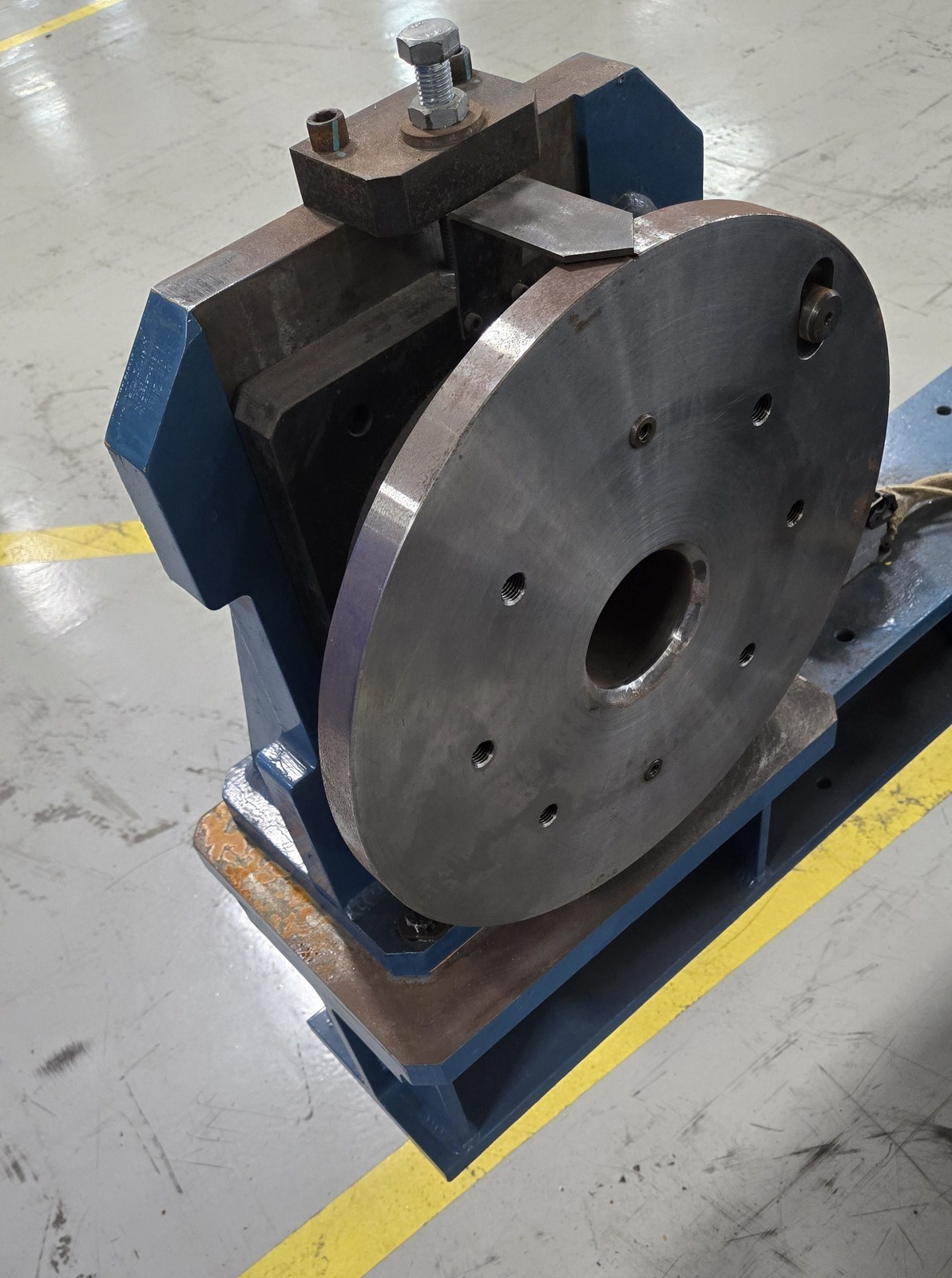 WEISS CR700 TURNTABLE WITH TRUNNIONS ASSEMBLY USED