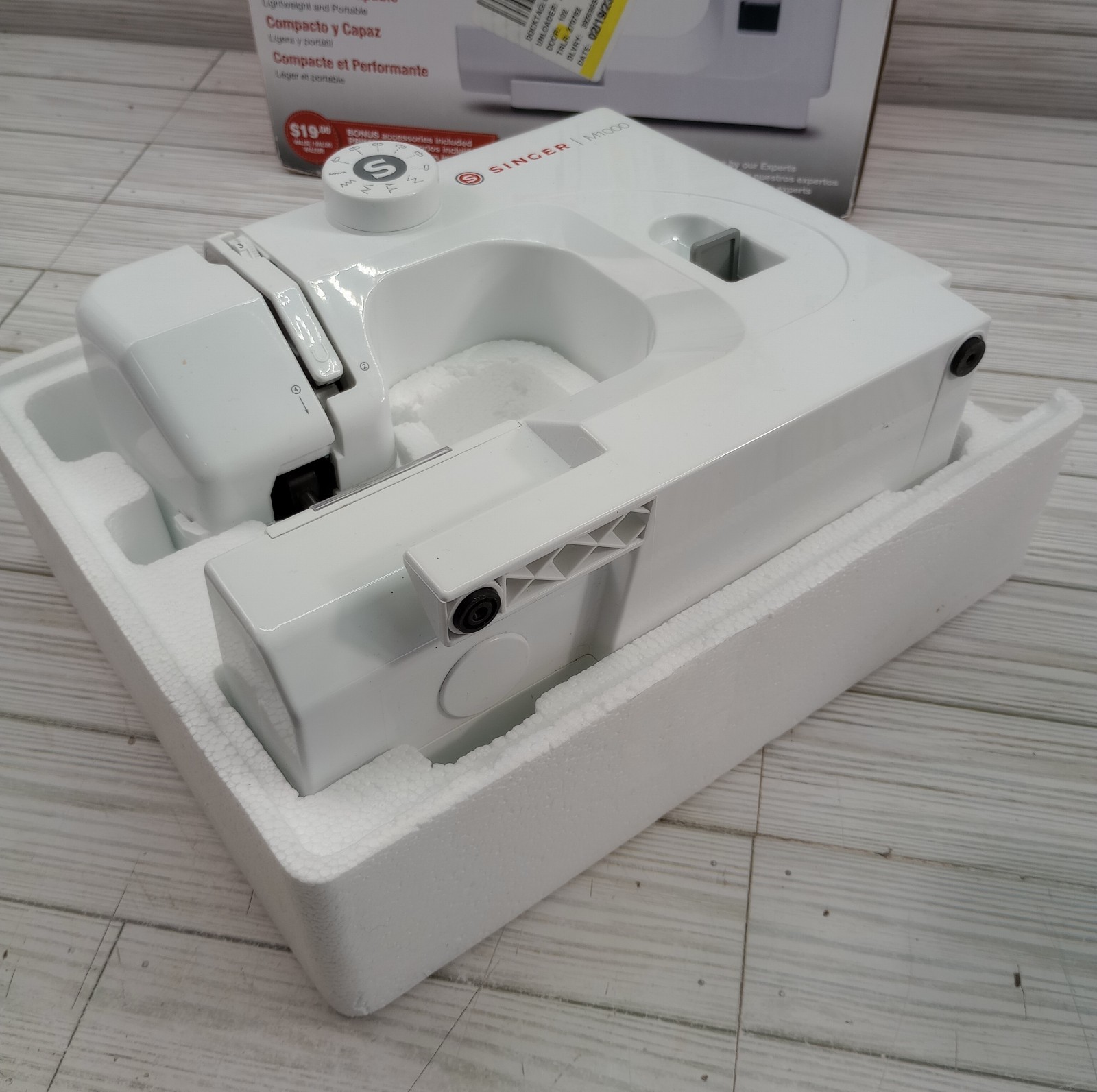 SINGER® M1000 Mending Machine-Machine Only **No Cords**
