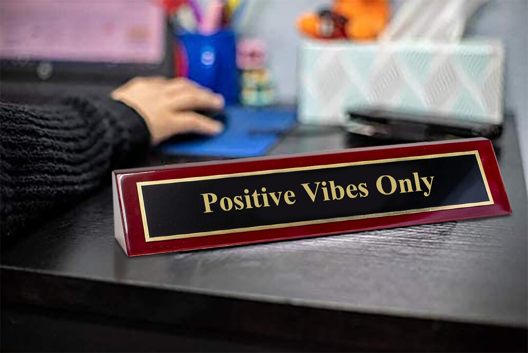 Piano Finished Rosewood Engraved Desk Sign 'Positive Vibes Only' Black/Gold