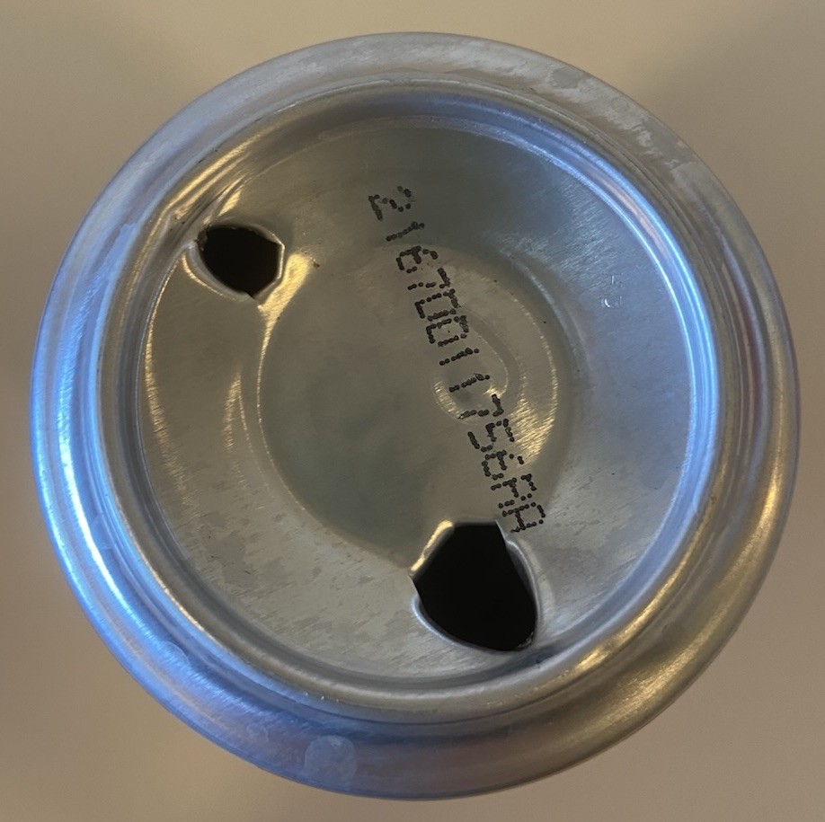 12 oz. COKE CAN ( SIX FLAGS- MAGIC MOUNTAIN, BATMAN ) EMPTY BOTTOM OPENED