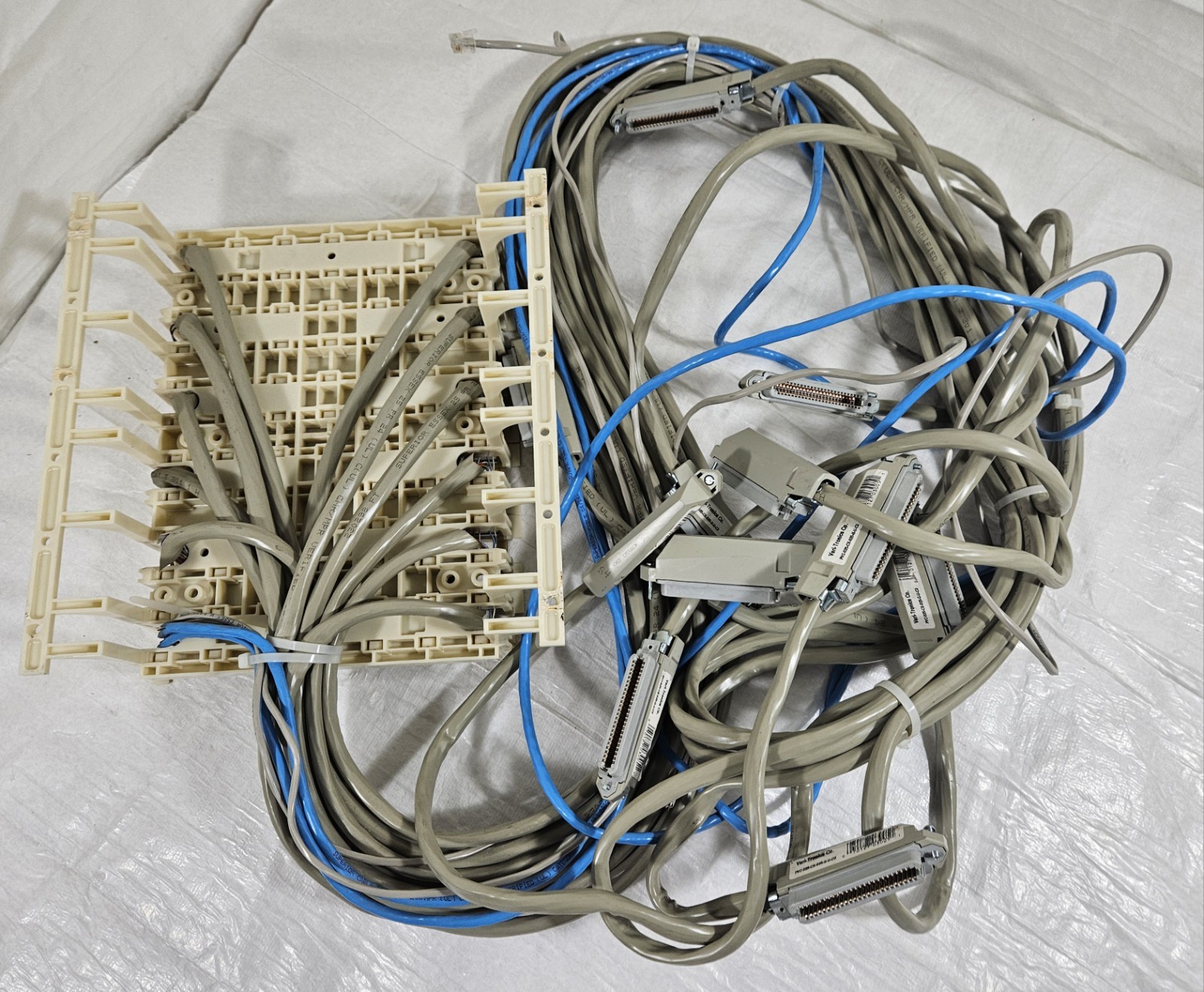 AVAYA 110AW2-300 Enterprise-Grade 300-Pair Telecom Wiring Block W/Cables
