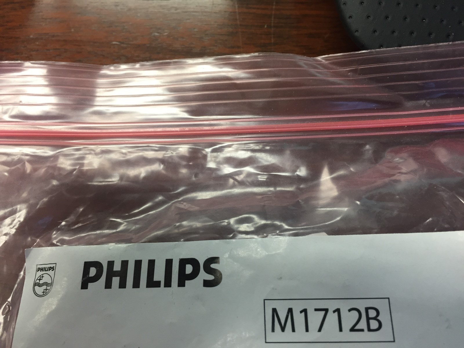 Philips M1712B