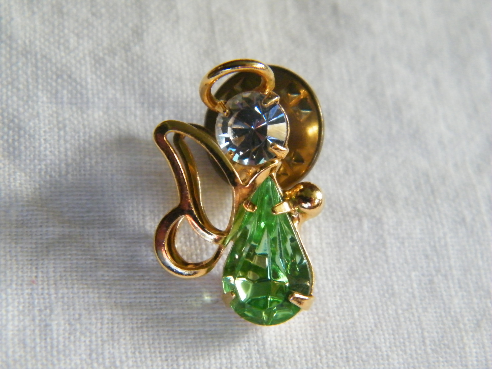 Beautiful Brooch Pin Gold Tone 3D Angel Clear Lime Sparkling Rhinestones WOW