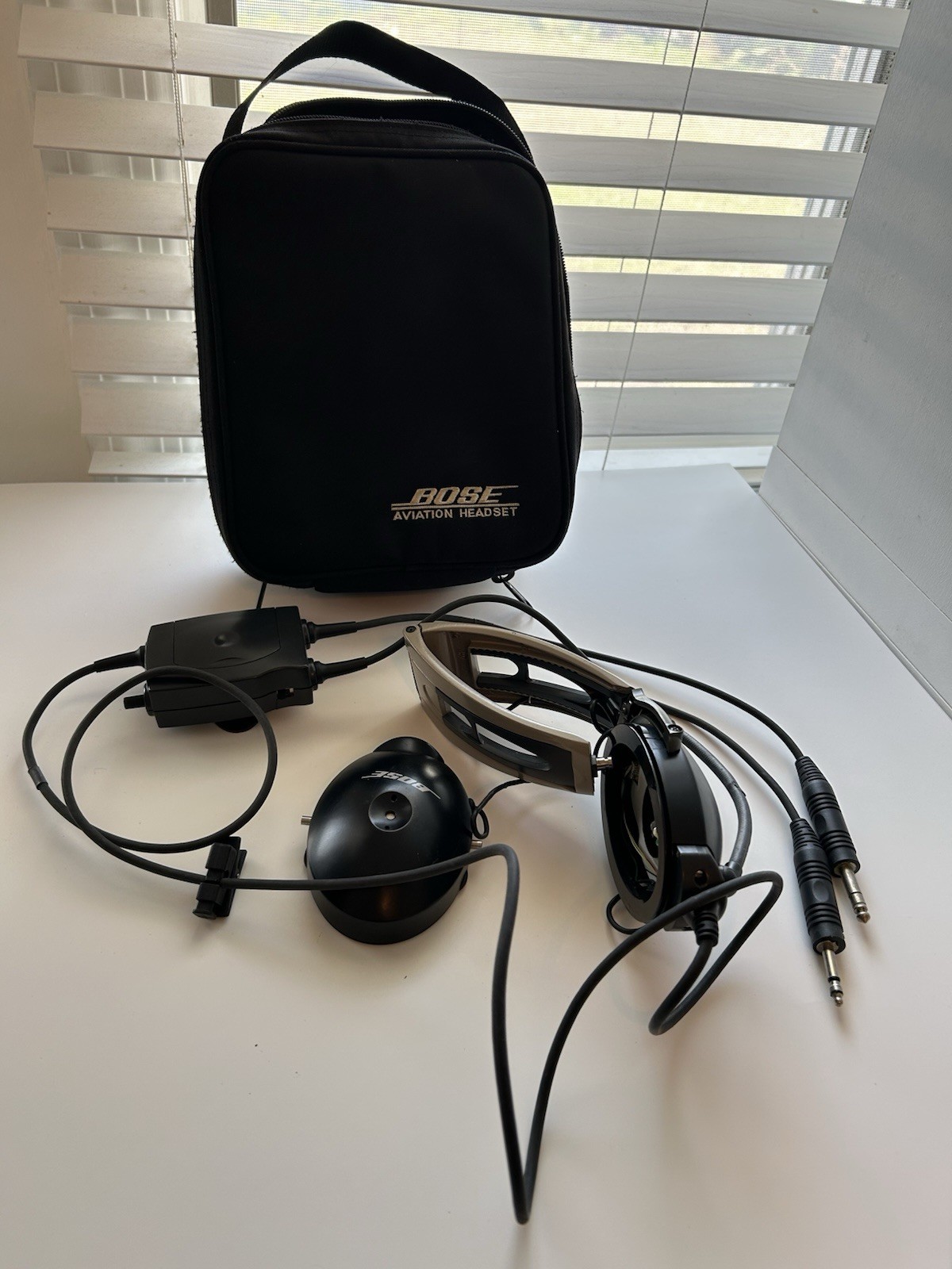 Bose Aviation X  Dual Plug Active Noise Reduction Pilot Headset FOR PARTS ONLY