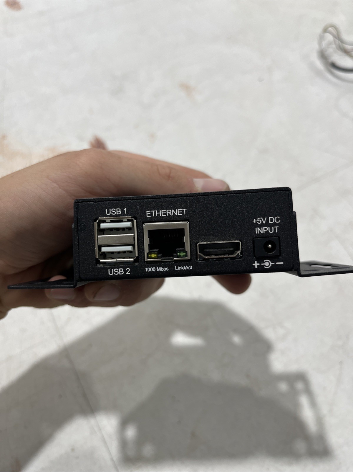 Binary B-900-MOIP-4K-CTRL Controller 4 Input HDMI Ethernet USB 5V Black
