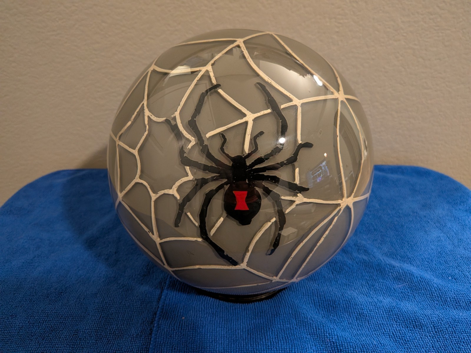 Hammer Black Widow Clear Gray Web 15lb 5oz NNB Undrilled Rare Spare Ball