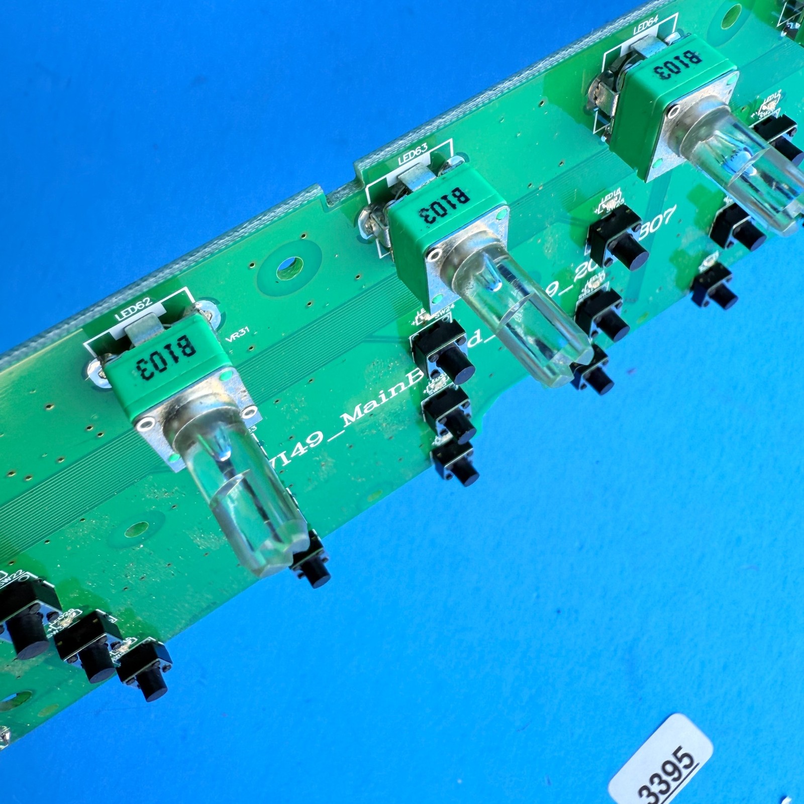 ALESIS VI49 MIDI Keyboard Controller OEM Part: Knobs Display Main Board PCB