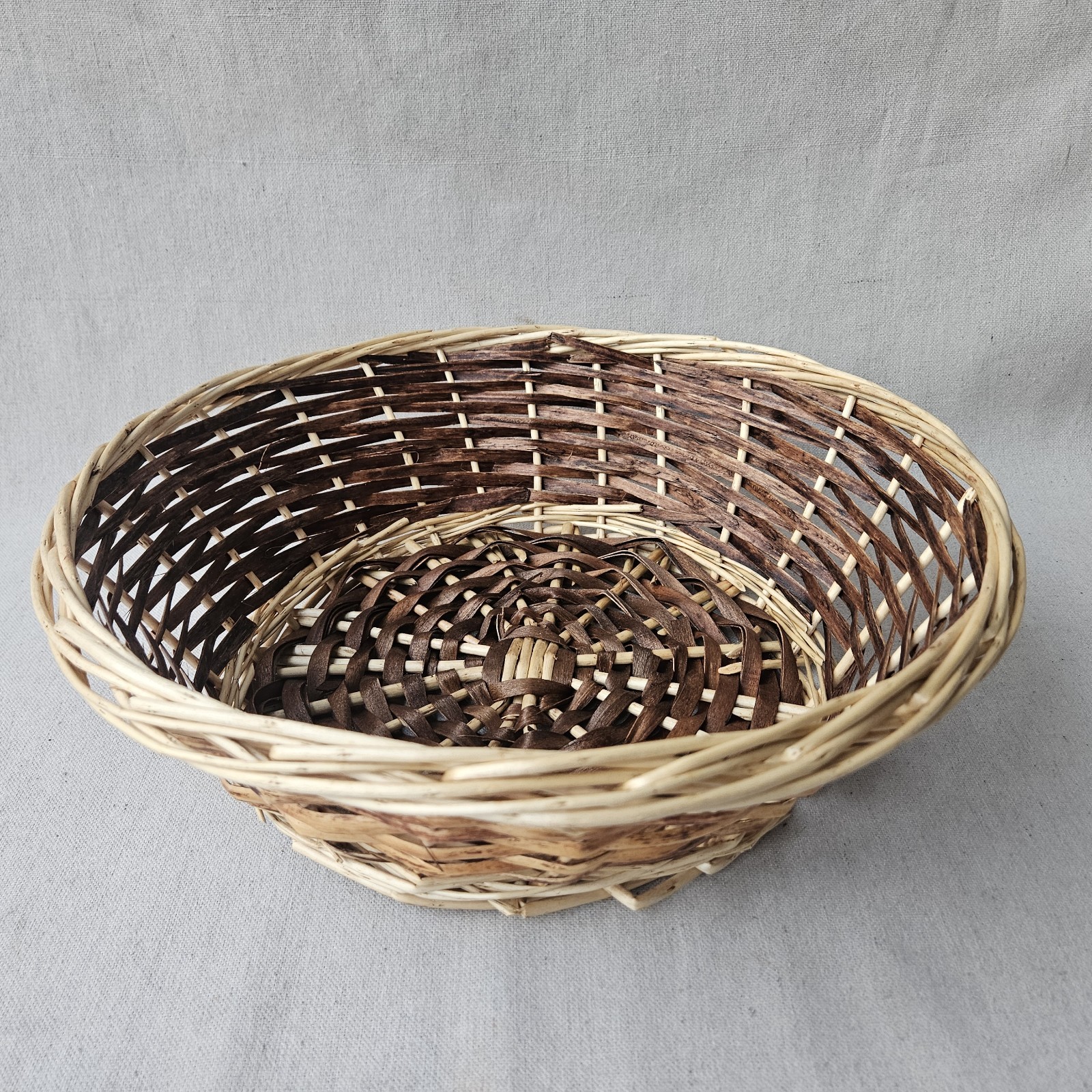 Round Woven Wicker Basket – Decorative Storage Basket – 13⅜" Diameter
