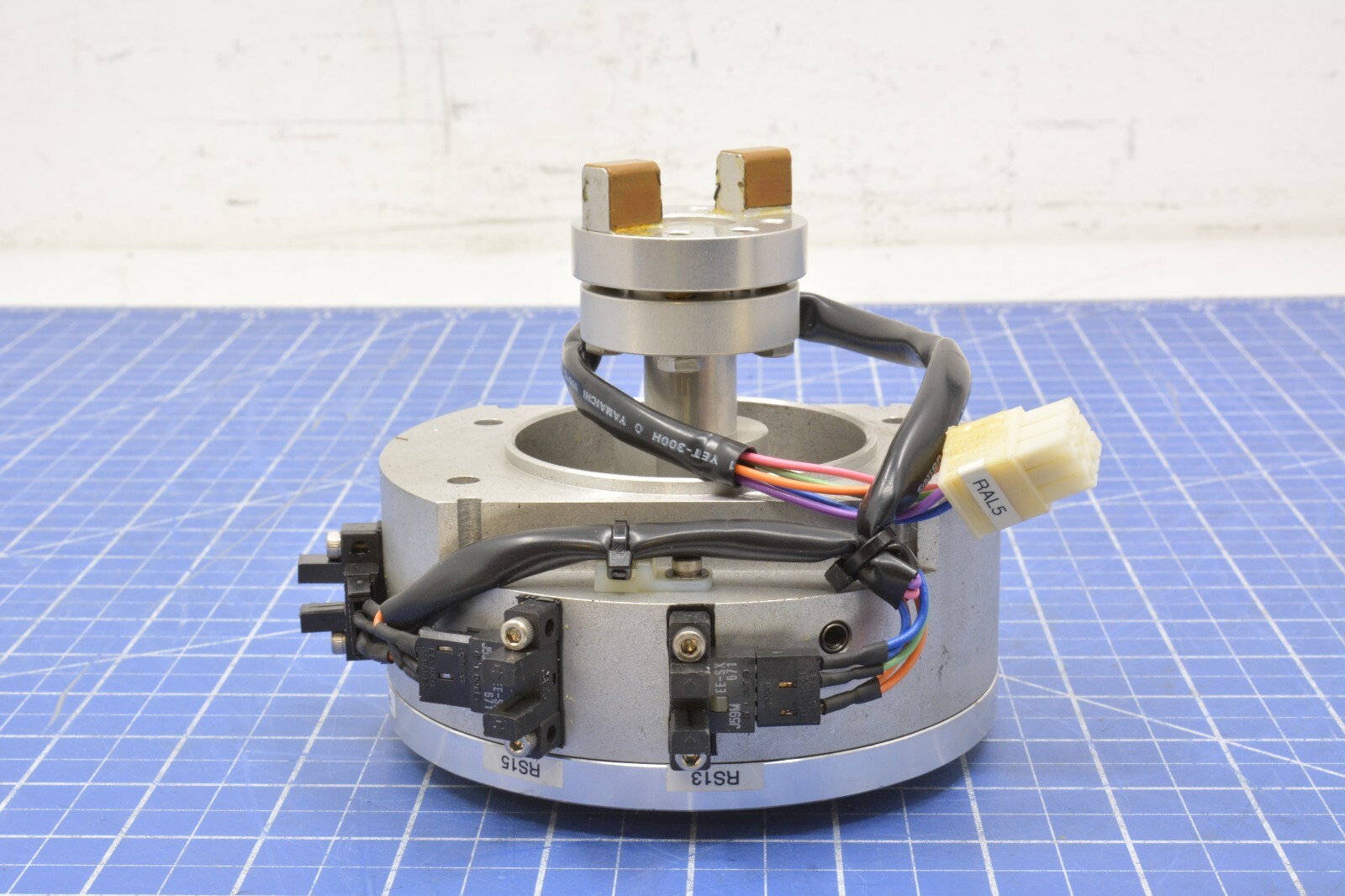 2-F2-90163 /ASSY SPECIAL BASE ASSEMBLY 2 200TR1 04-2 ROTARY AXIS/ DNS DAI NIPPON