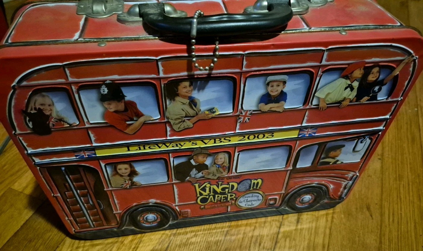 LIFEWAYS VBS 2003 KINGDOM CAPER TIN BUS EMPTY