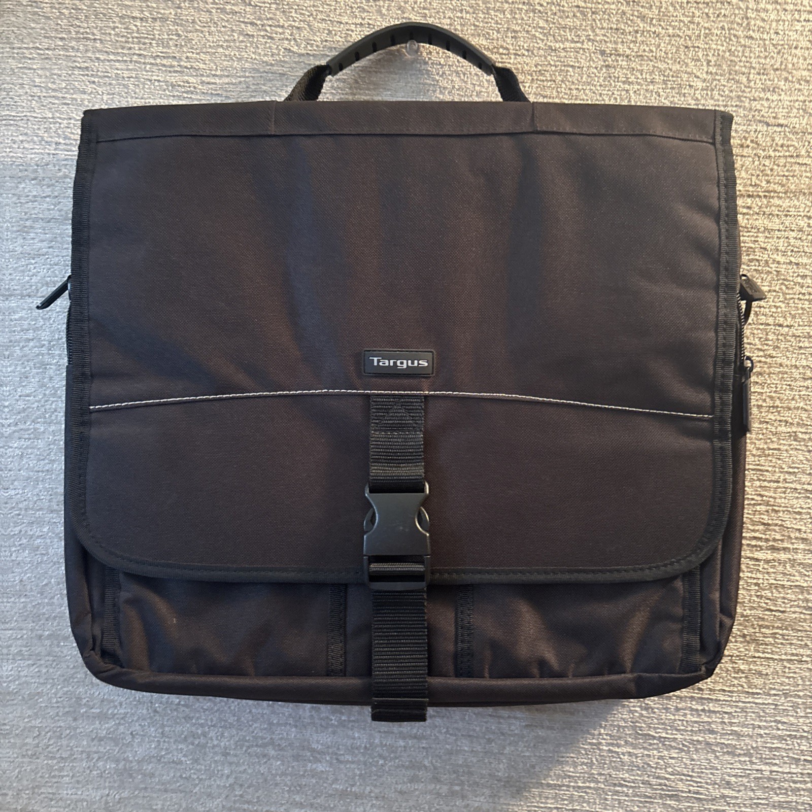 Targus Traditional Messenger Bag 15.6-Inch Laptop Black Missing Shoulder Strap