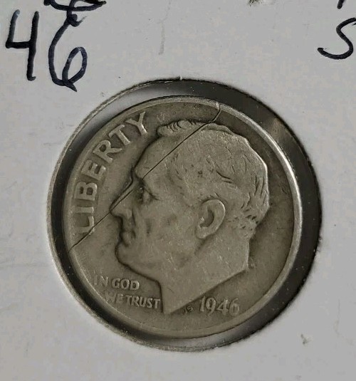 SELLING AS SHOWN ~ A 1946 P ROOSEVELT DIME *** 90% SILVER *** 419