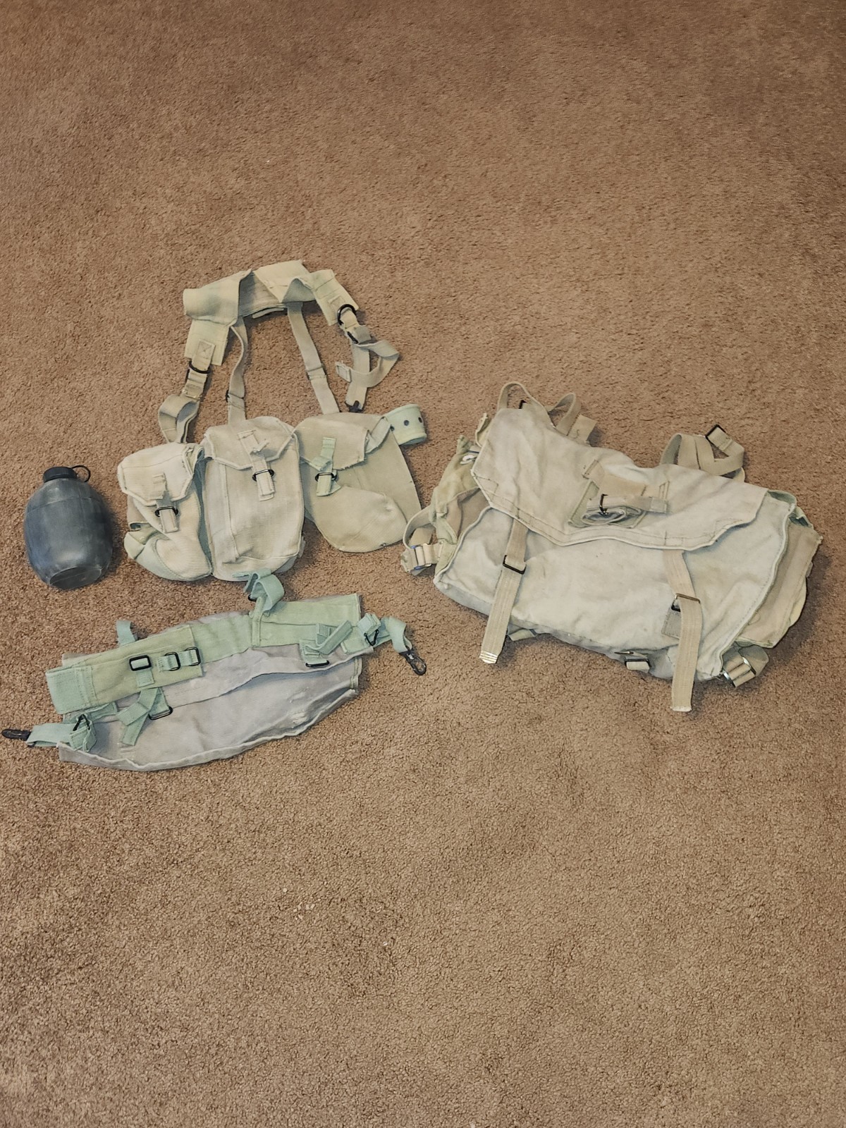 DESERT STORM IRAQI CAPTURE P-58 SET PACK BELT HARNESS POUCHES CANTEEN BED ROLL