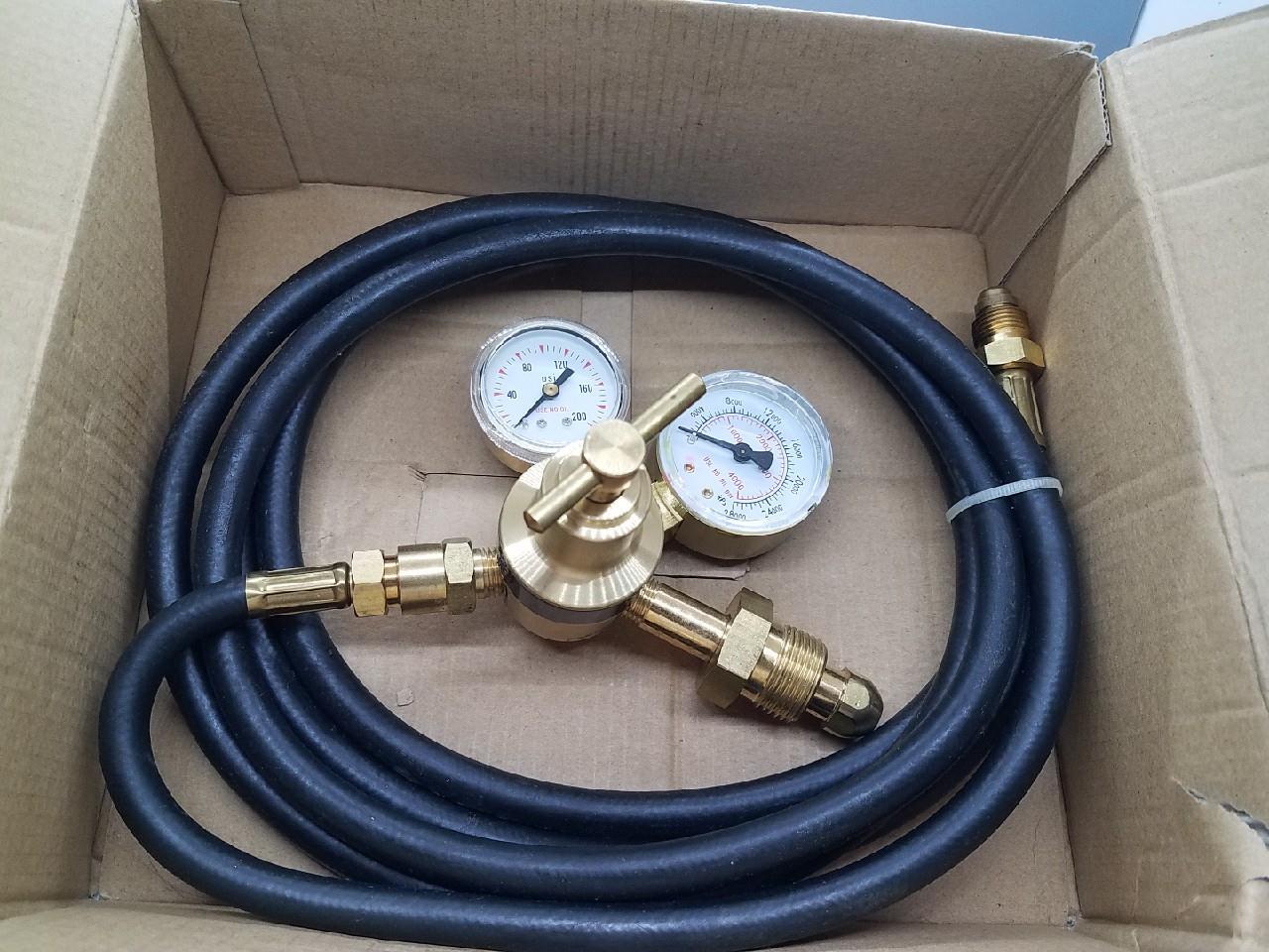 Argon/Co2 Welding Flowgauge Regulator with 6' Hose Inert CGA 580 Valve Fitting