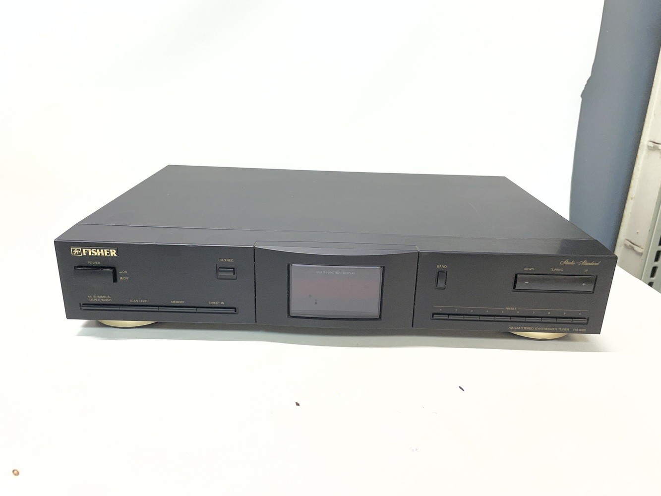FISHER  FM9335 AM FM stereo synthesizer tuner