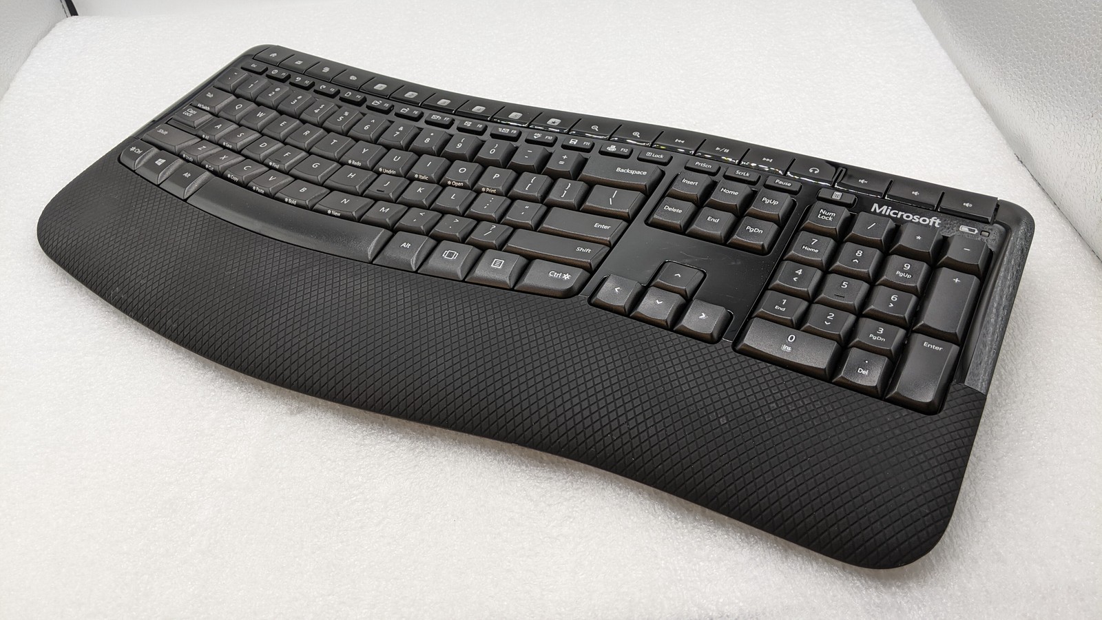 Microsoft Wireless Comfort Keyboard 5050 #1728 NO REICIEVER -FREE  SHIPPING