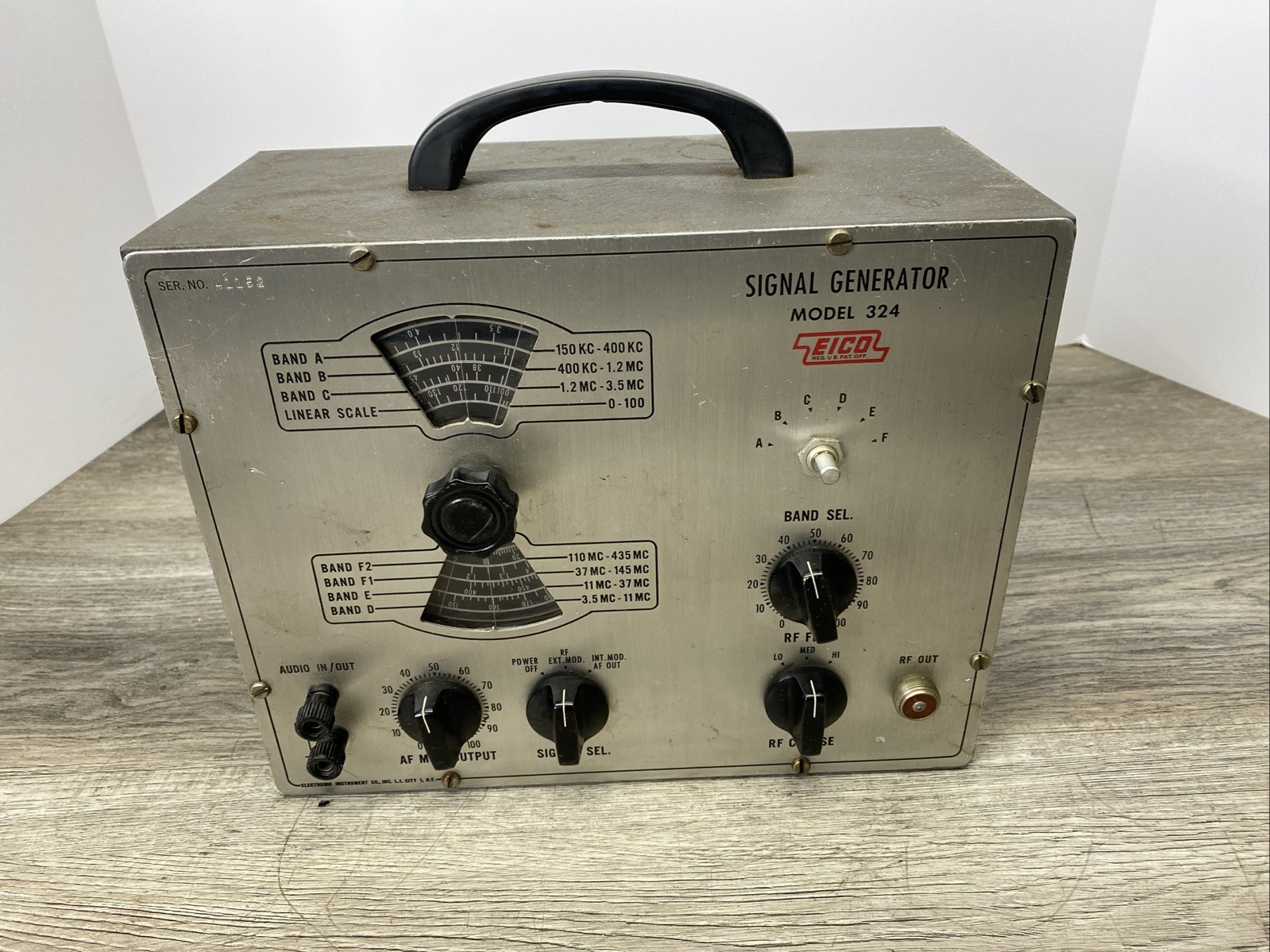 Eico Signal Generator Model 324 *Power Tested* - For Parts/Non Working - Read