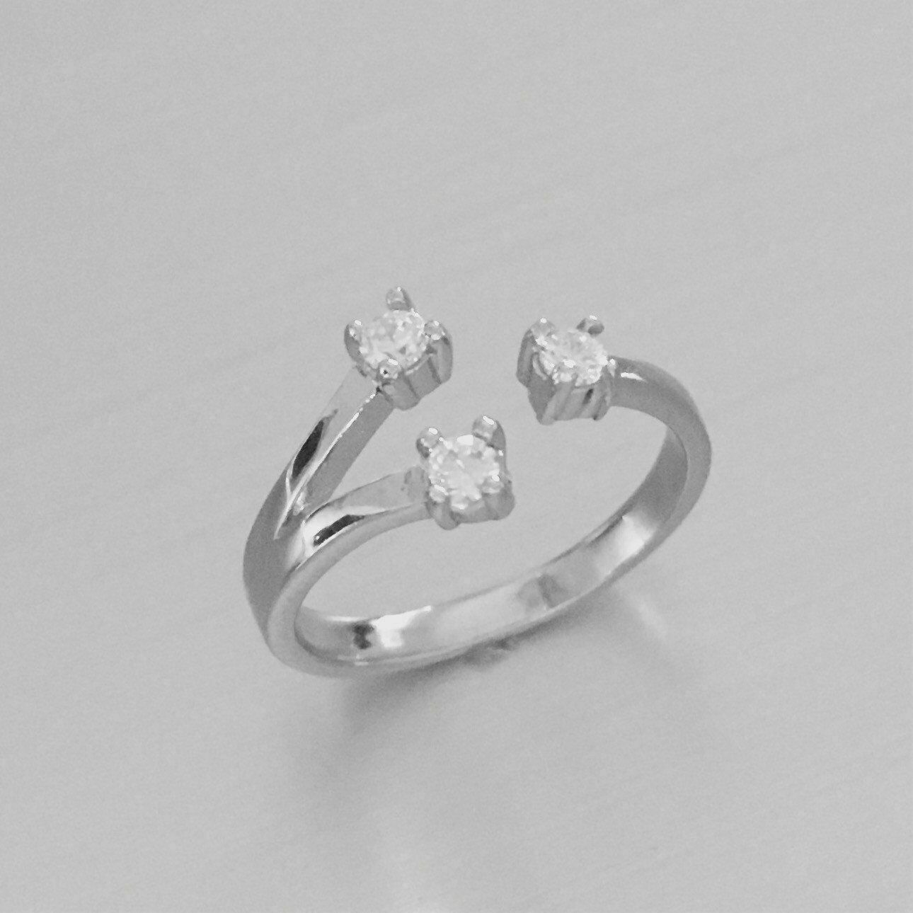 1Ct Round Lab-Created Diamond Adjustable 3 Stone Toe Ring 14K White Gold Finish