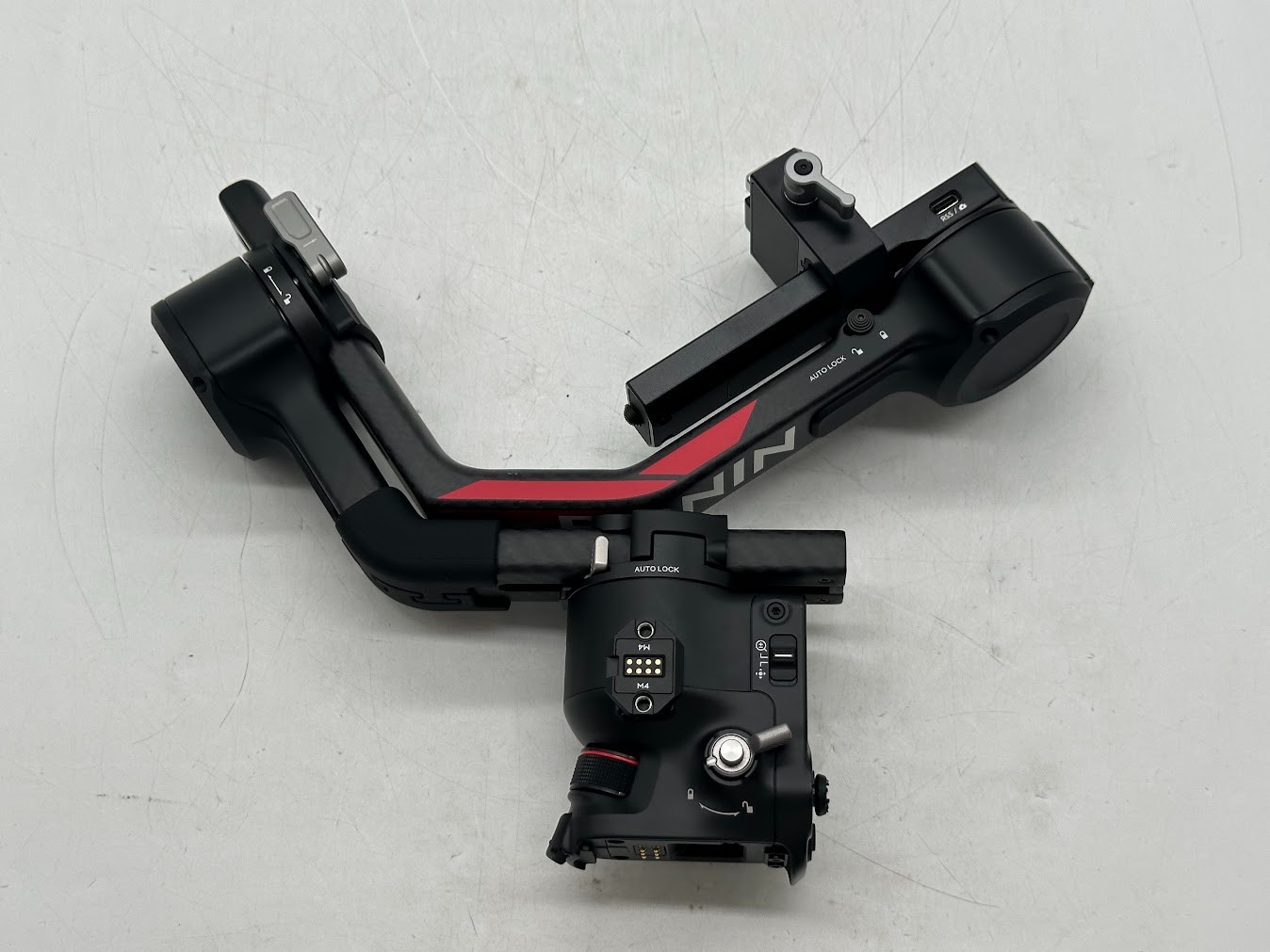 DJI RS 4 Pro Gimbal Stabilizer Combo