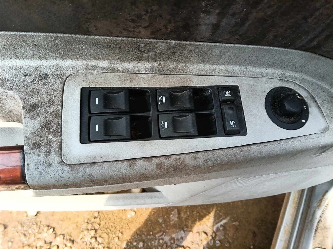 300 2006 Fuse Box Cabin 6556