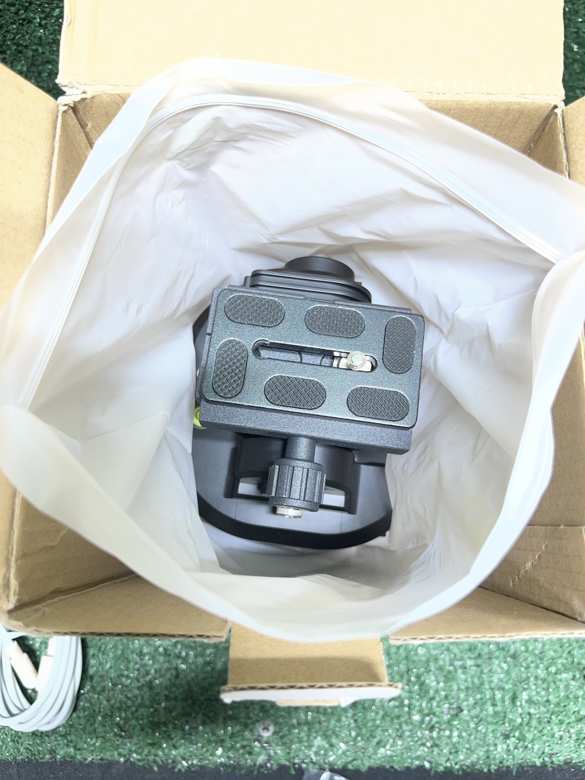 ZIFON YT-2000 AI Face Tracking Motorized Pan Tilt Panoramic Head Remote Control.