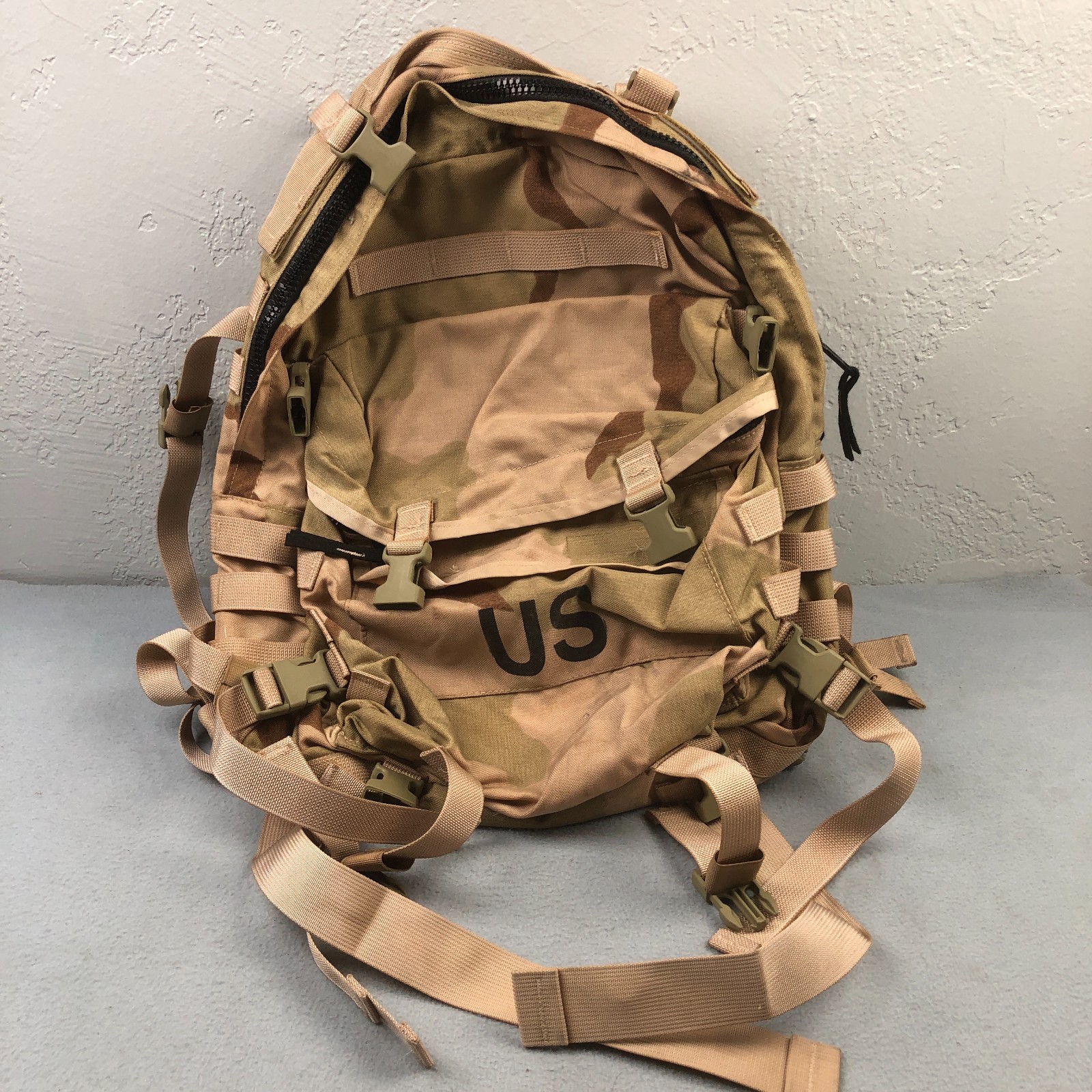 US Army Assault Pack Molle II Desert Camo Combat Backpack 3 Day w/ Stiffener P11