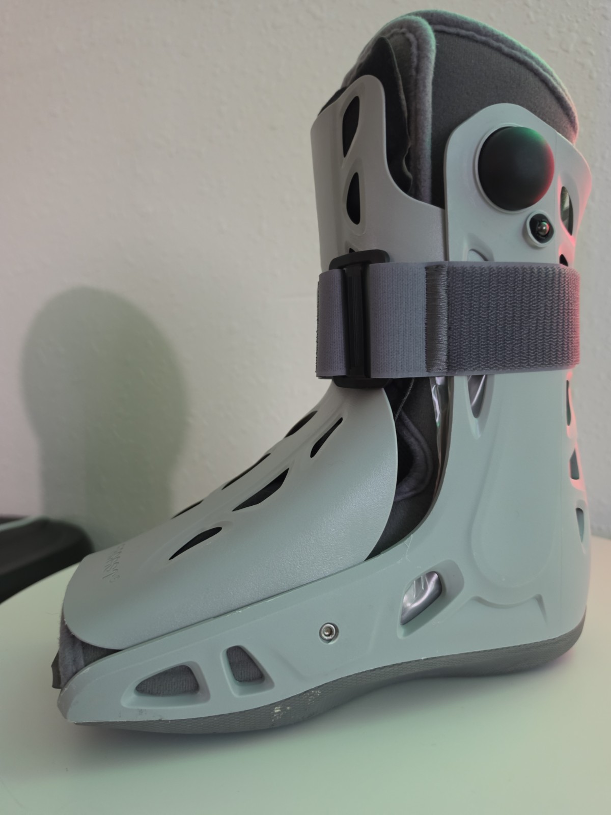 Aircast AirSelect. Size M. Boot Gray Left Or Right.
