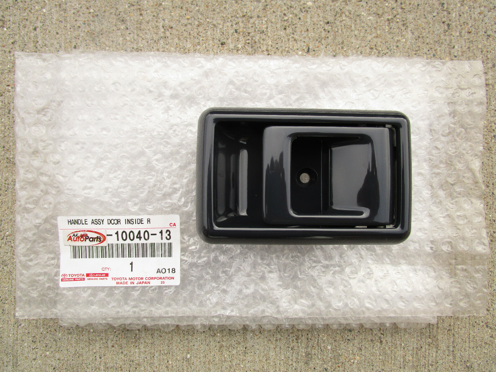 85 - 87 TOYOTA LAND CRUISER BJ70 FR RH INTERIOR DOOR OPENER HANDLE GRAY OEM NEW
