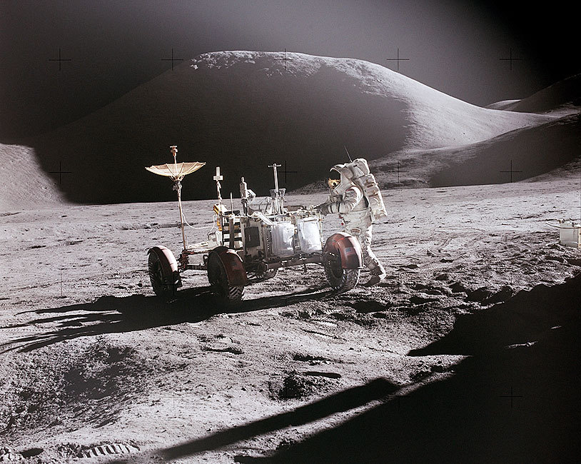 APOLLO 15 ASTRONAUT JAMES IRWIN AND LUNAR ROVER 8x10 GLOSSY PHOTO PRINT
