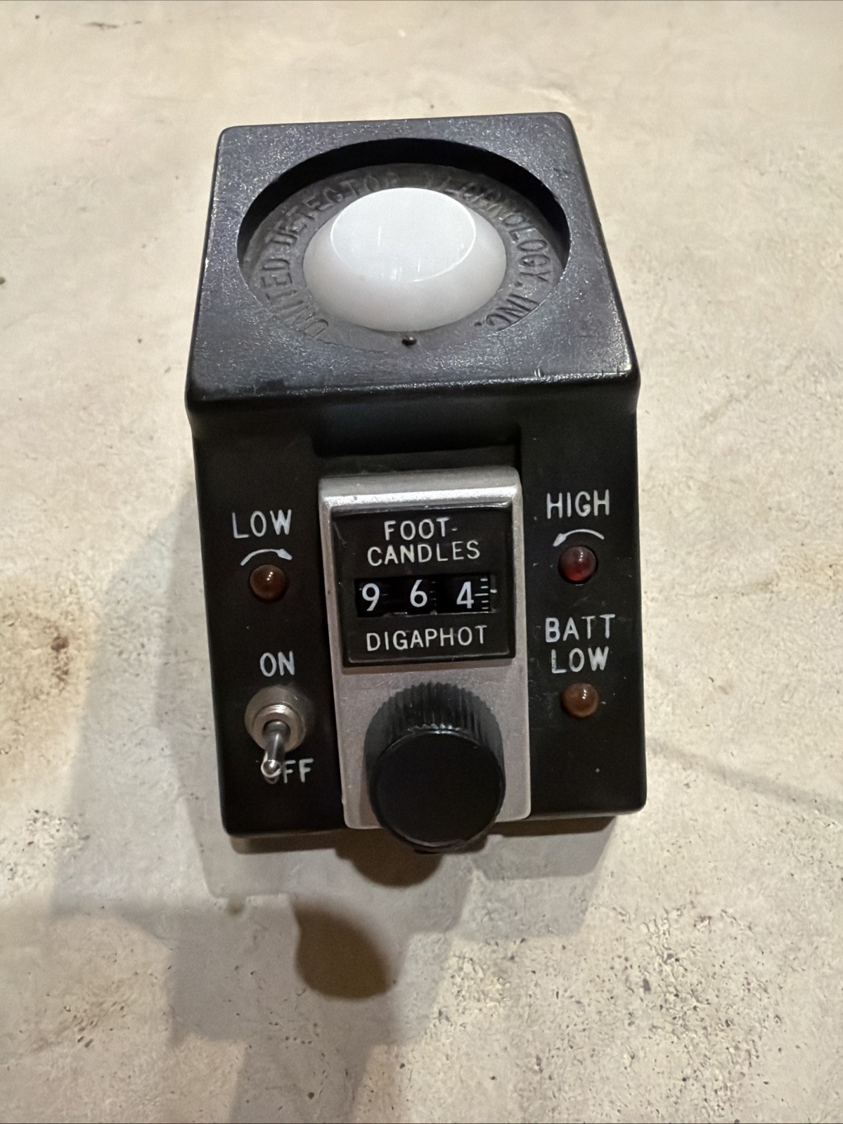 DigiPhot Mod. 3300 United Detector Technology Radiation Meter