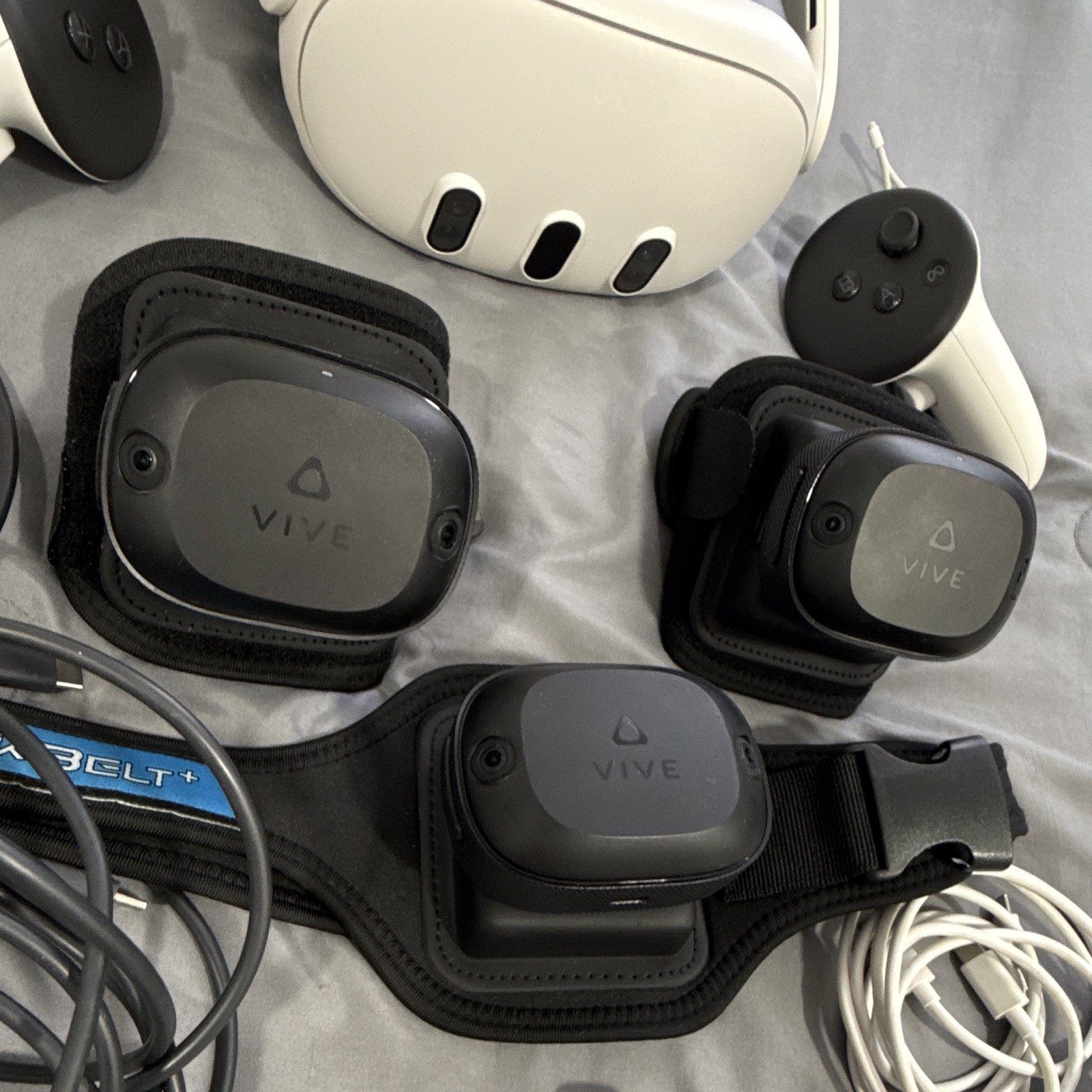 Meta Quest 3 Standalone VR Headset w/ Controllers + 3 VIVE Trackers
