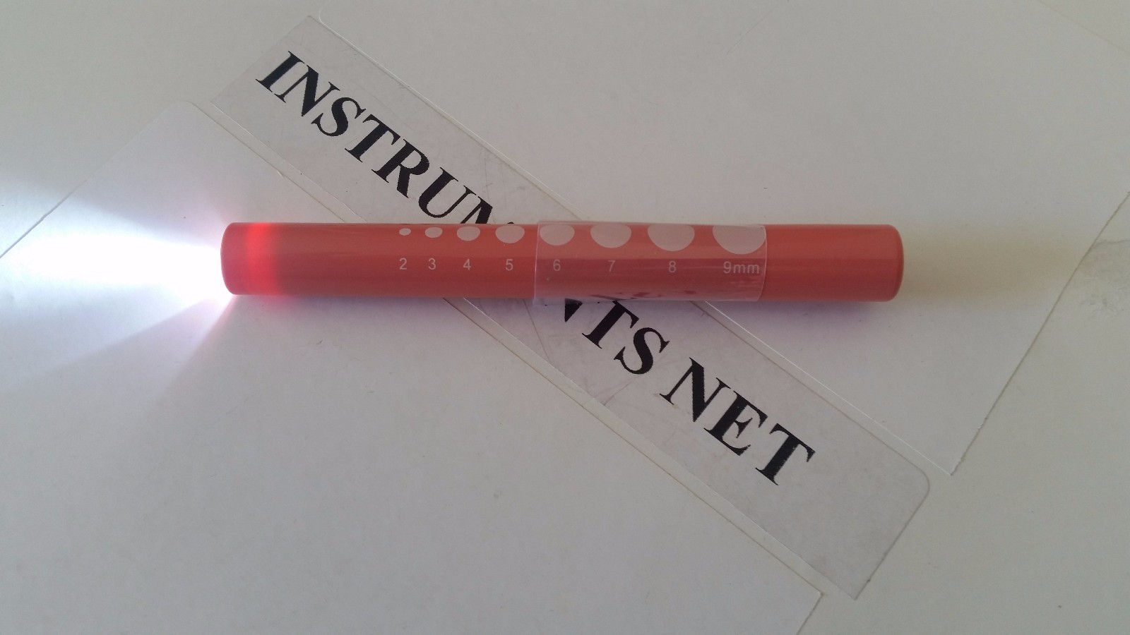 Reusable Aluminum LED PUPIL GAUGE Nurse Pen Light Medical Click Penlight Pink