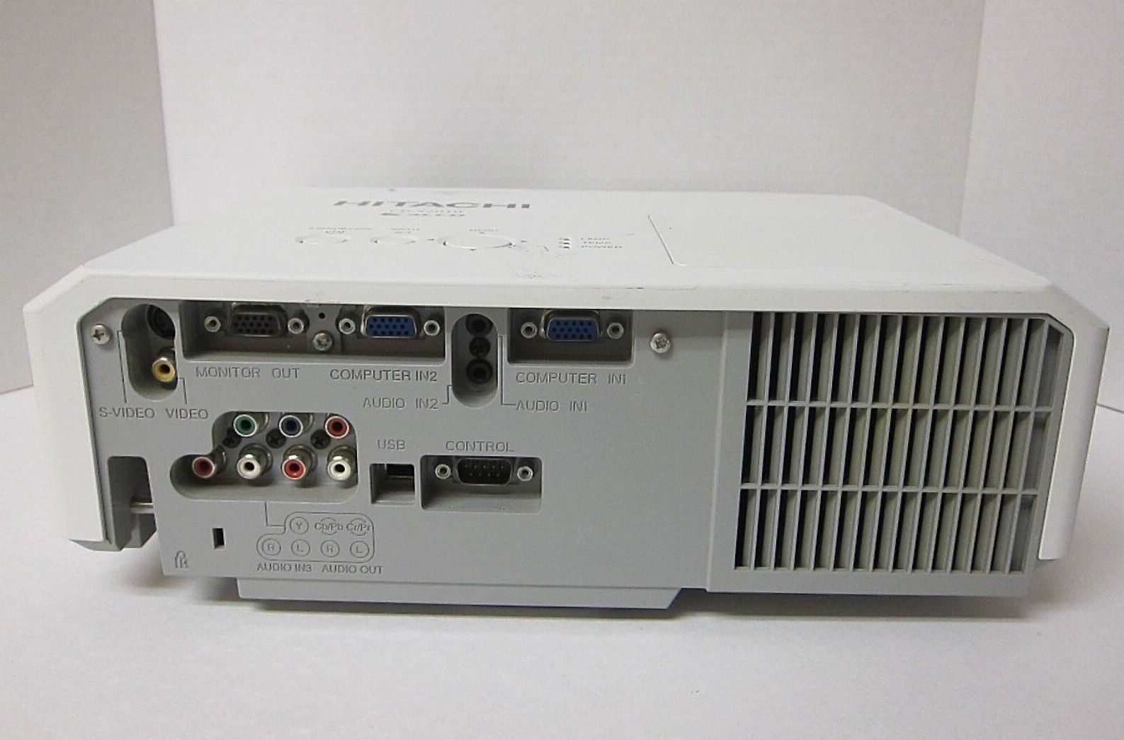 HITACHI 2200 Lumens CP-X2010 3LCD Projector 720p 3.7A/1.8A w/ Remote Used SKU A