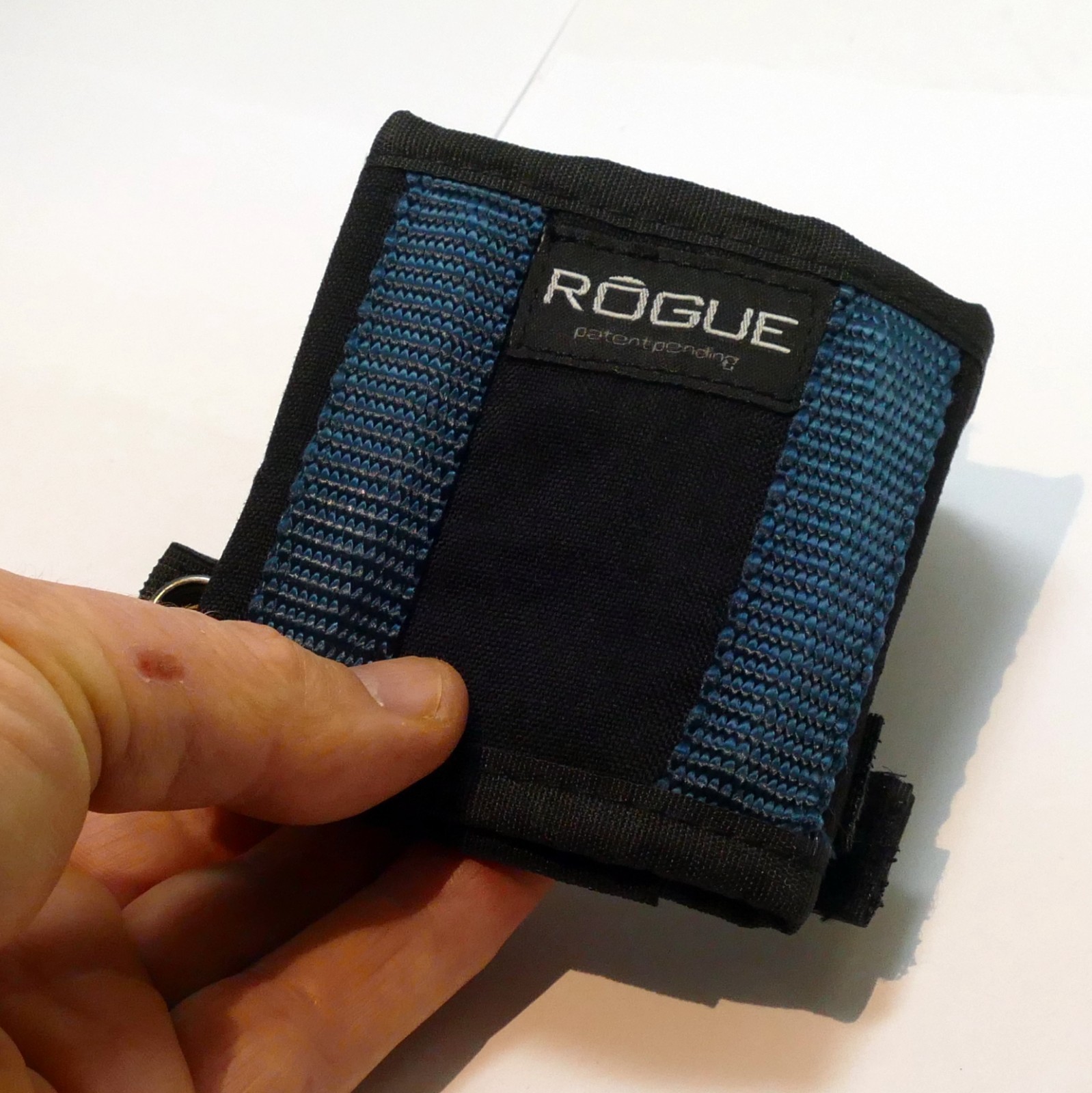 Rogue flash system Bender light with hook and loop bounce