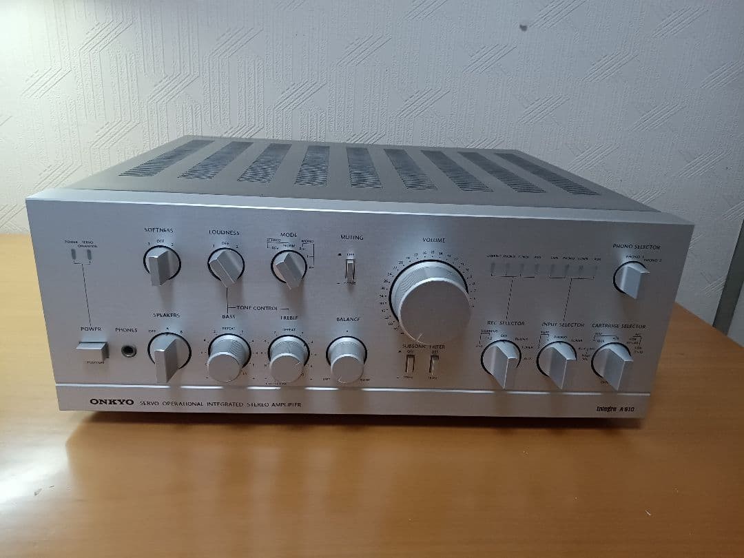 Onkyo A-810 Integrated Amplifier Vintage 1980s Tested Power On