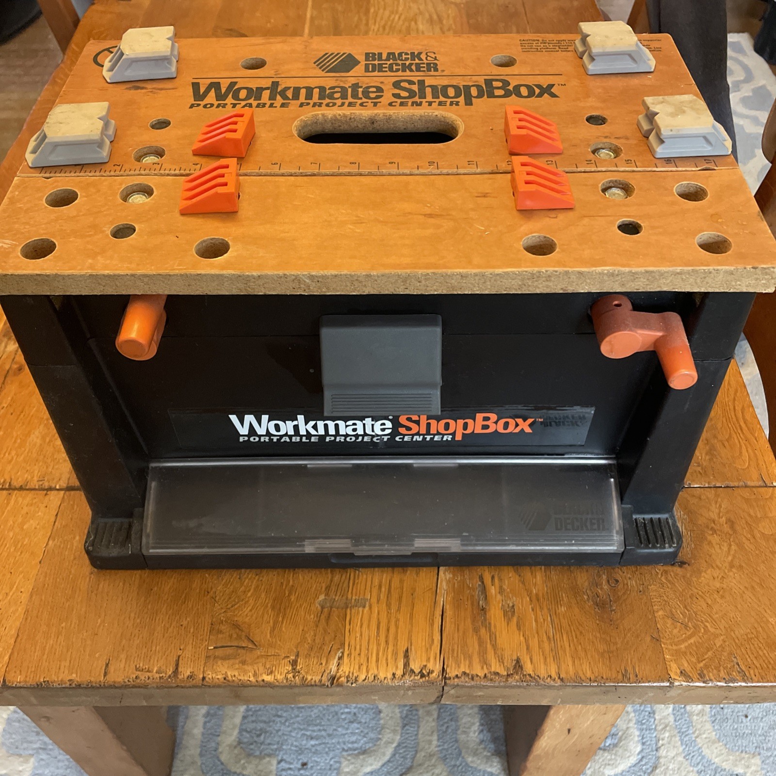 BLACK & DECKER SB200 WORKMATE SHOPBOX PORTABLE PROJECT CENTER W /4 PEGS "NICE"