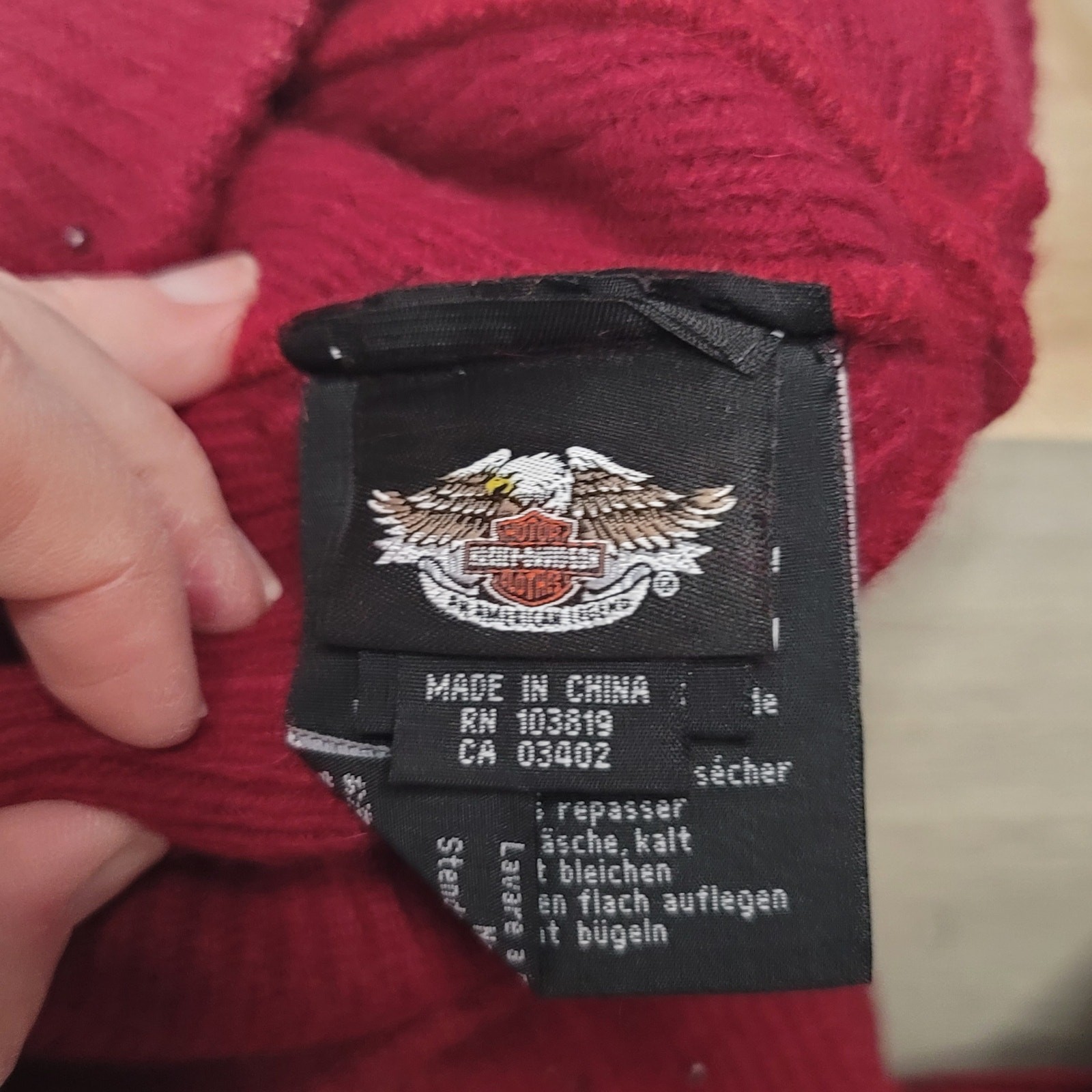 Harley Davidson- Women's hat and scarf set- NWOT- Maroon in color