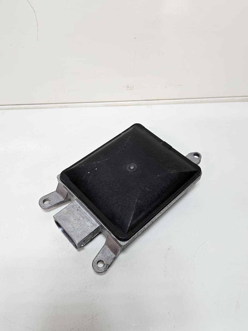 BMW F10 F06 F12 F13 F01 F02 Right Side Blind Spot Radar Control Module 6873339