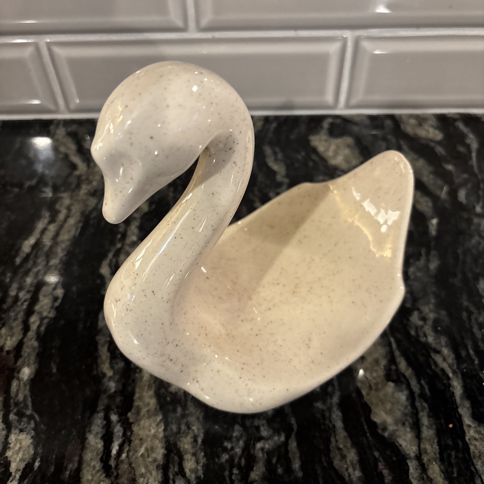 Ceramic Swan Figurine Bathroom Hand Towel Soap Holder Off White Speckled Vtg